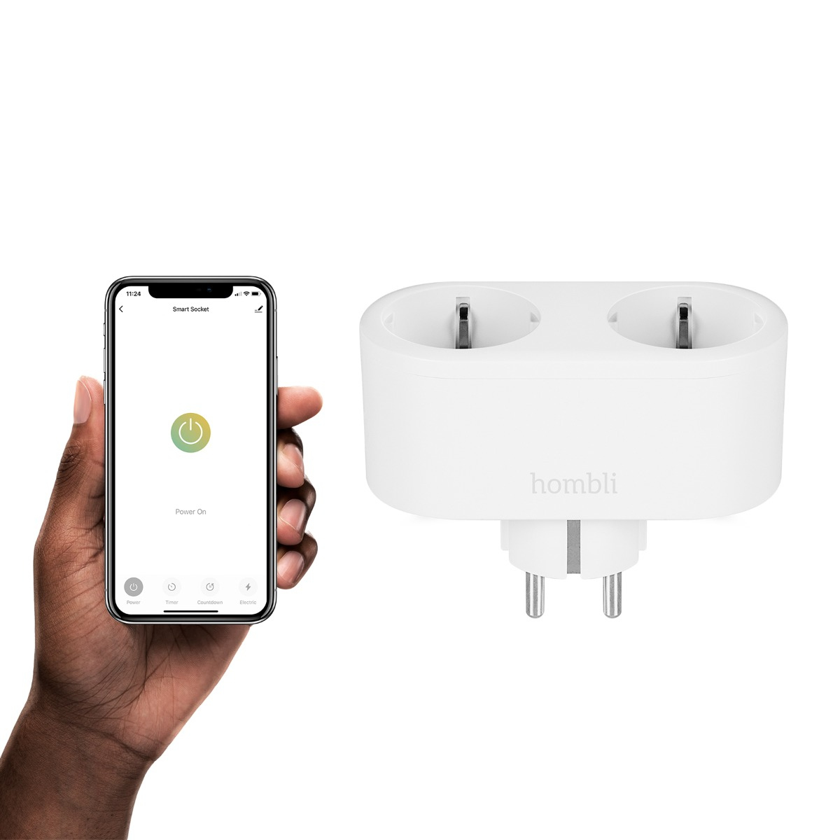 Hand, die ein Telefon hält, neben einer weißen Doppelsteckdose mit einem EU-Stecker.