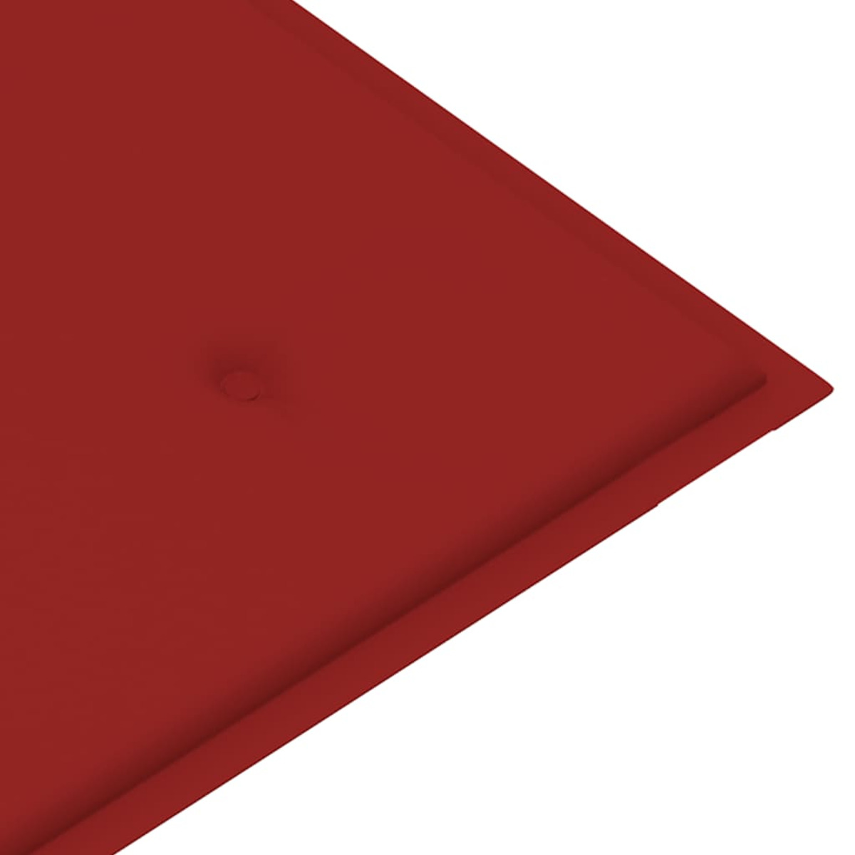 Rotes Kissen, Eckansicht. Einzelner Knopf in der Mitte. Weißer Hintergrund.