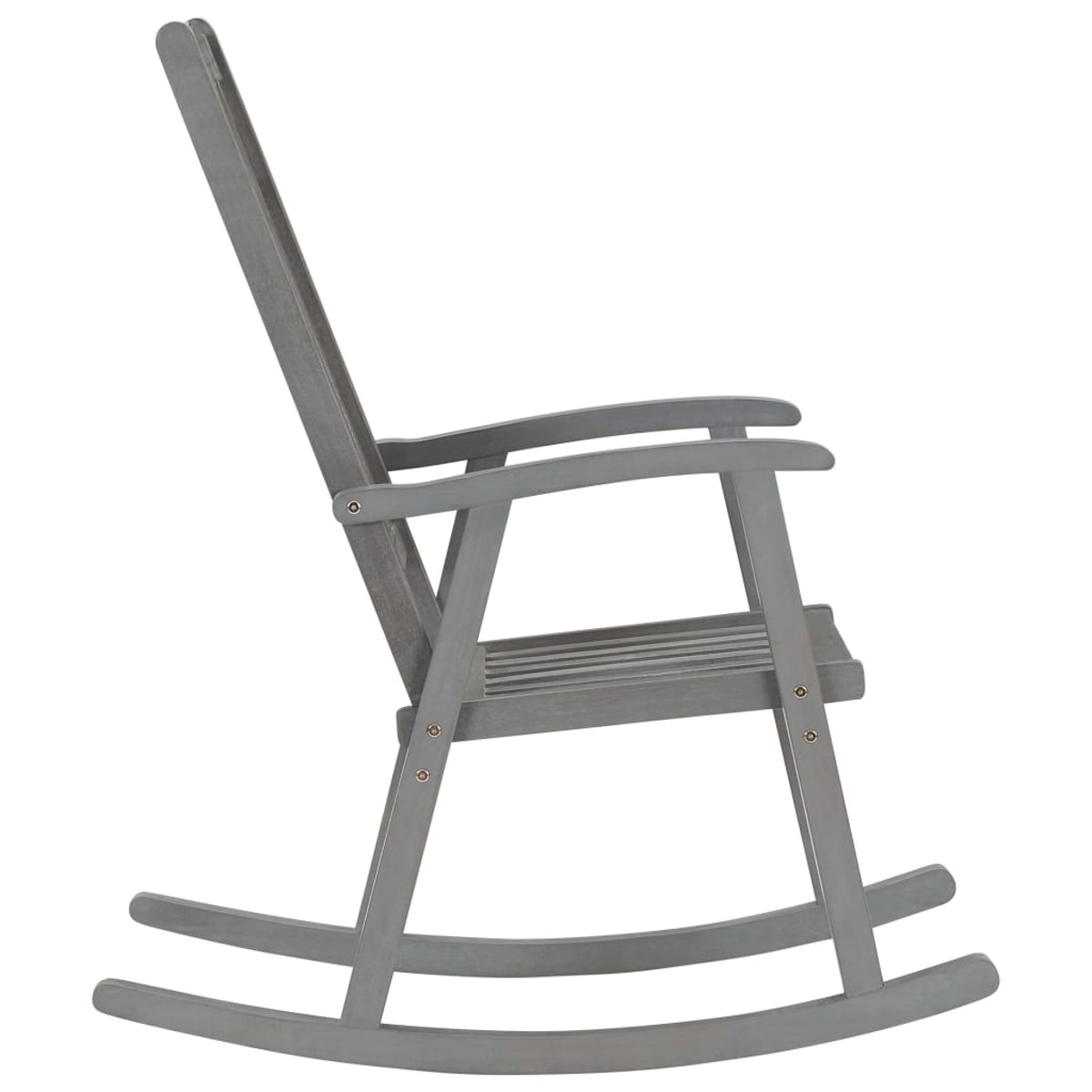 Grauer Holzschaukelstuhl. Seitenansicht. Mit Lamellen-Rückenlehne und Armlehnen.