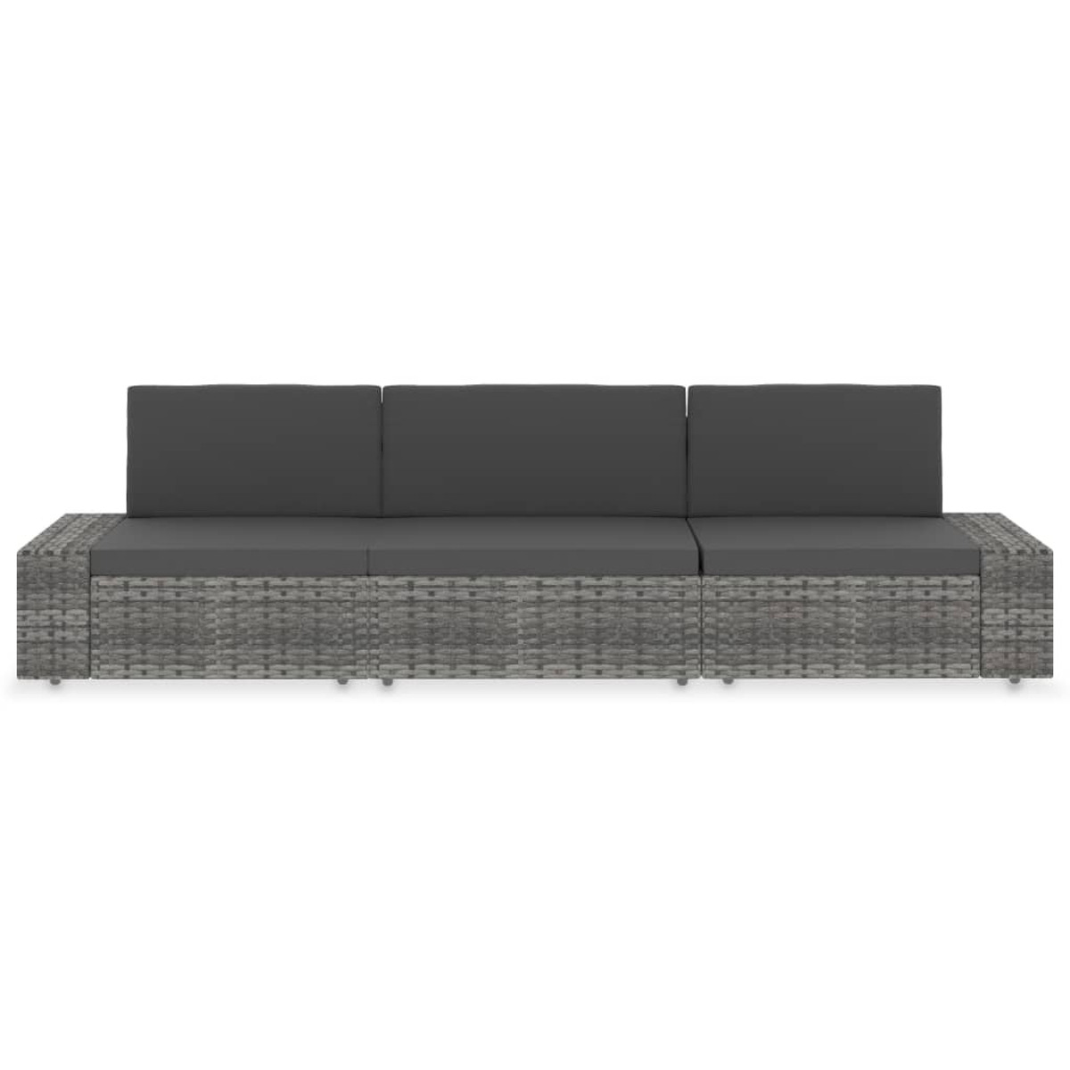 Graues Korbmöbelsofa mit drei Sitzkissen. Weißer Hintergrund. Maße nicht sichtbar.
