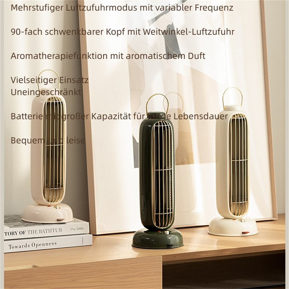 Tres ventiladores decorativos pequeños, dos blancos y uno verde. Todos tienen detalles dorados.