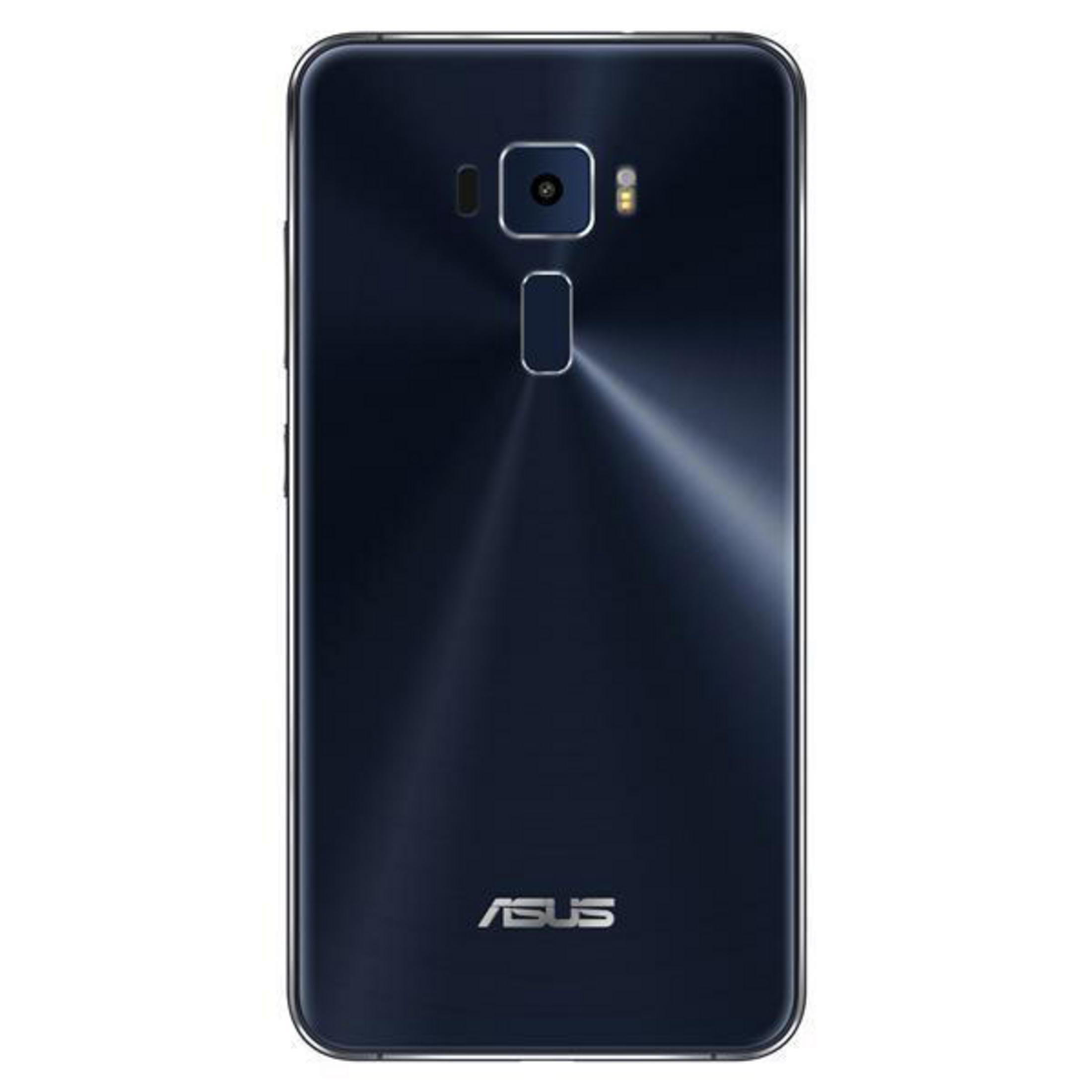 Dunkelblaue Telefonrückseite. Das Telefon hat Kameralinsen und das Asus-Logo.