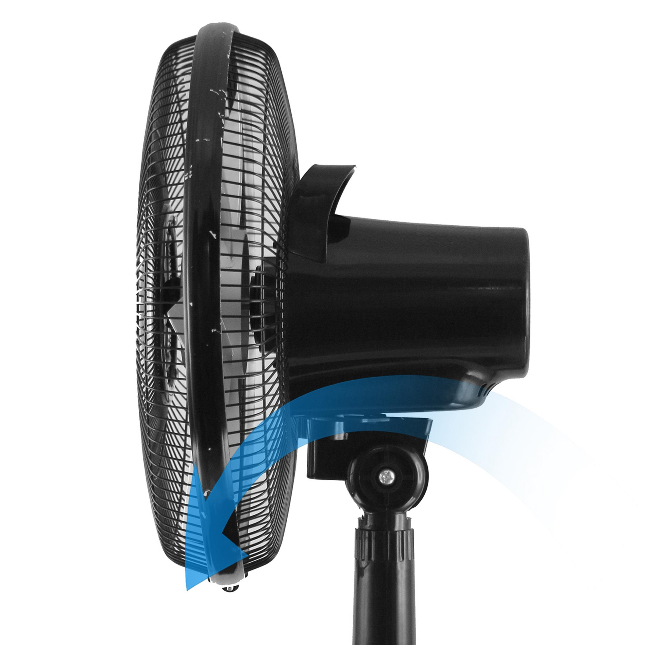 Widok z boku czarnego wentylatora elektrycznego, pokazujący jego funkcję oscylacji i łopatki wentylatora.