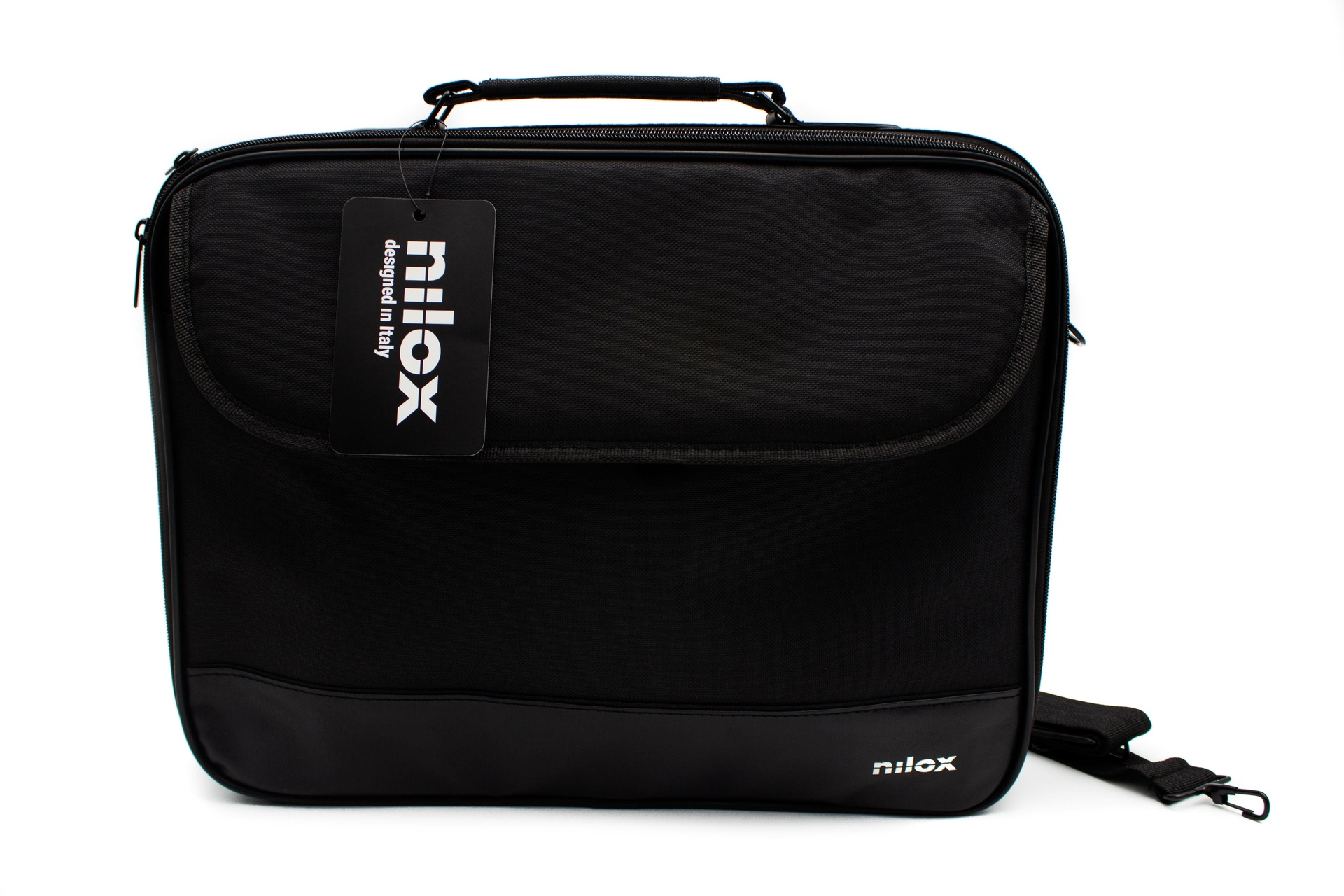 Borsa per laptop nera con etichetta 'nilox designed in Italy' su sfondo bianco.