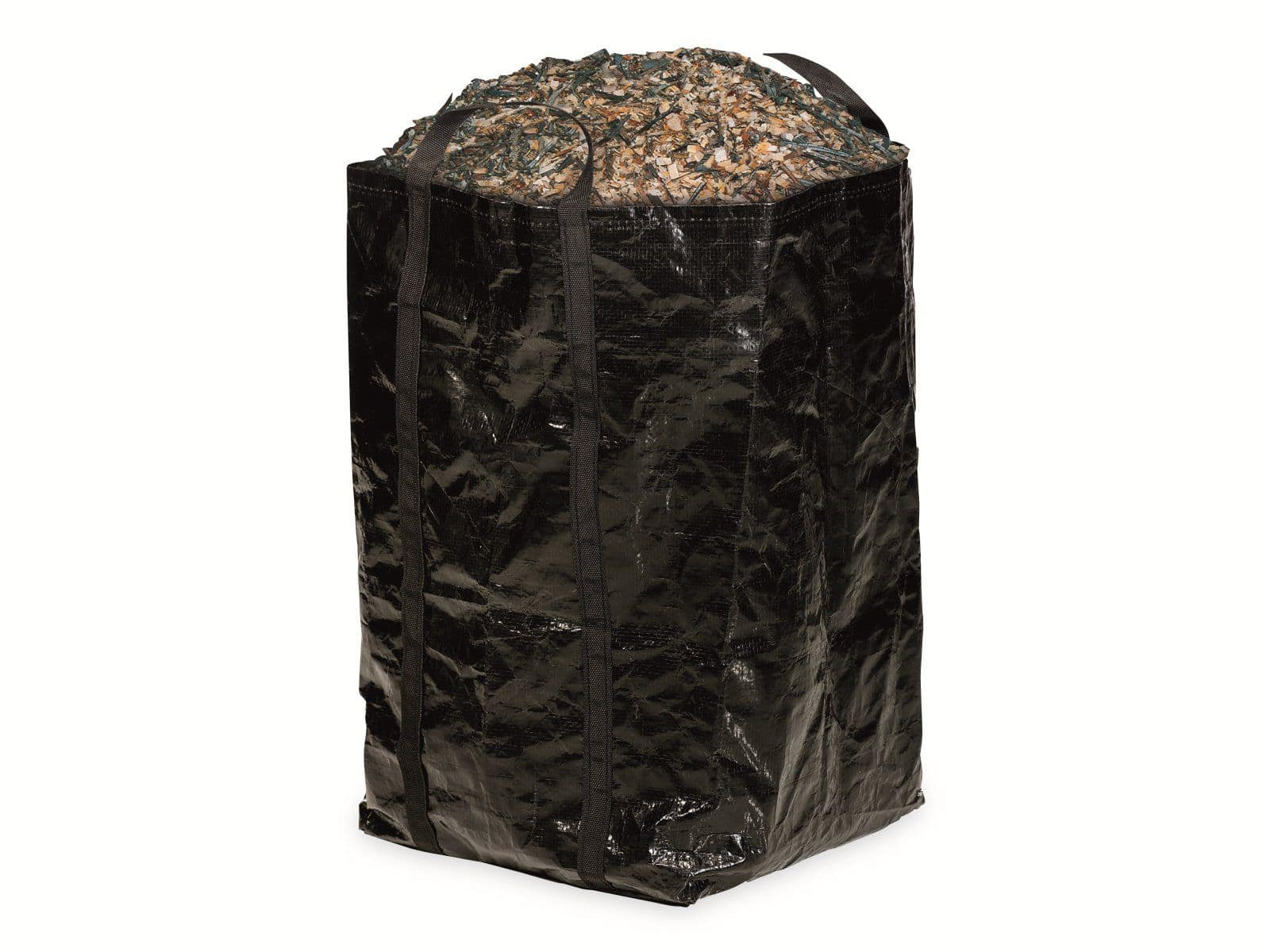 Ein großer schwarzer Sack, gefüllt mit braunem und grünem Material, wahrscheinlich Gartenabfälle, steht auf weißem Hintergrund.