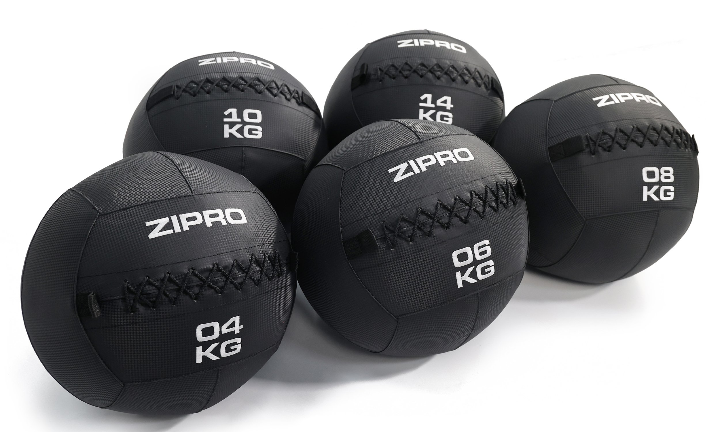 Fünf schwarze Medizinbälle mit Zipro-Text. Gewichte: 04, 06, 08, 10, 14 KG.