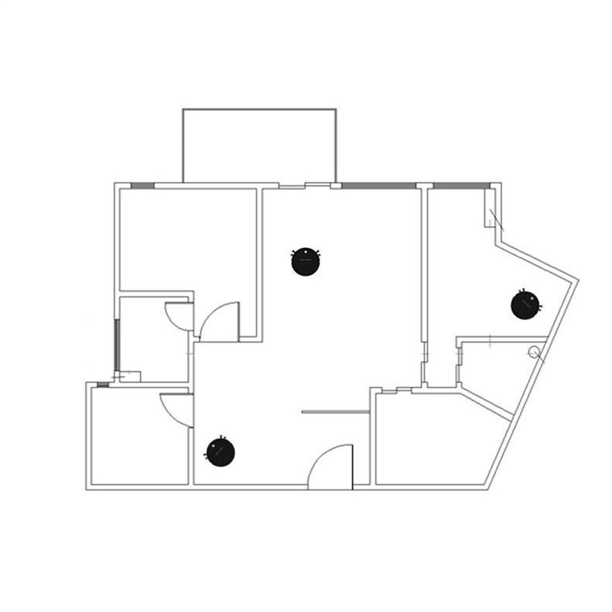 Un plano de planta con cuatro habitaciones. Robots en tres habitaciones, indicados con círculos.