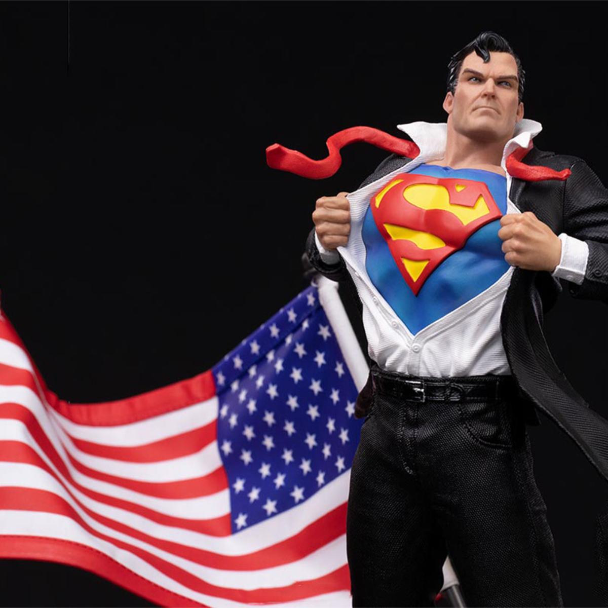 Clark Deluxe Sammelfigur Statue STUDIOS IRON 1/10 Kent - Superman