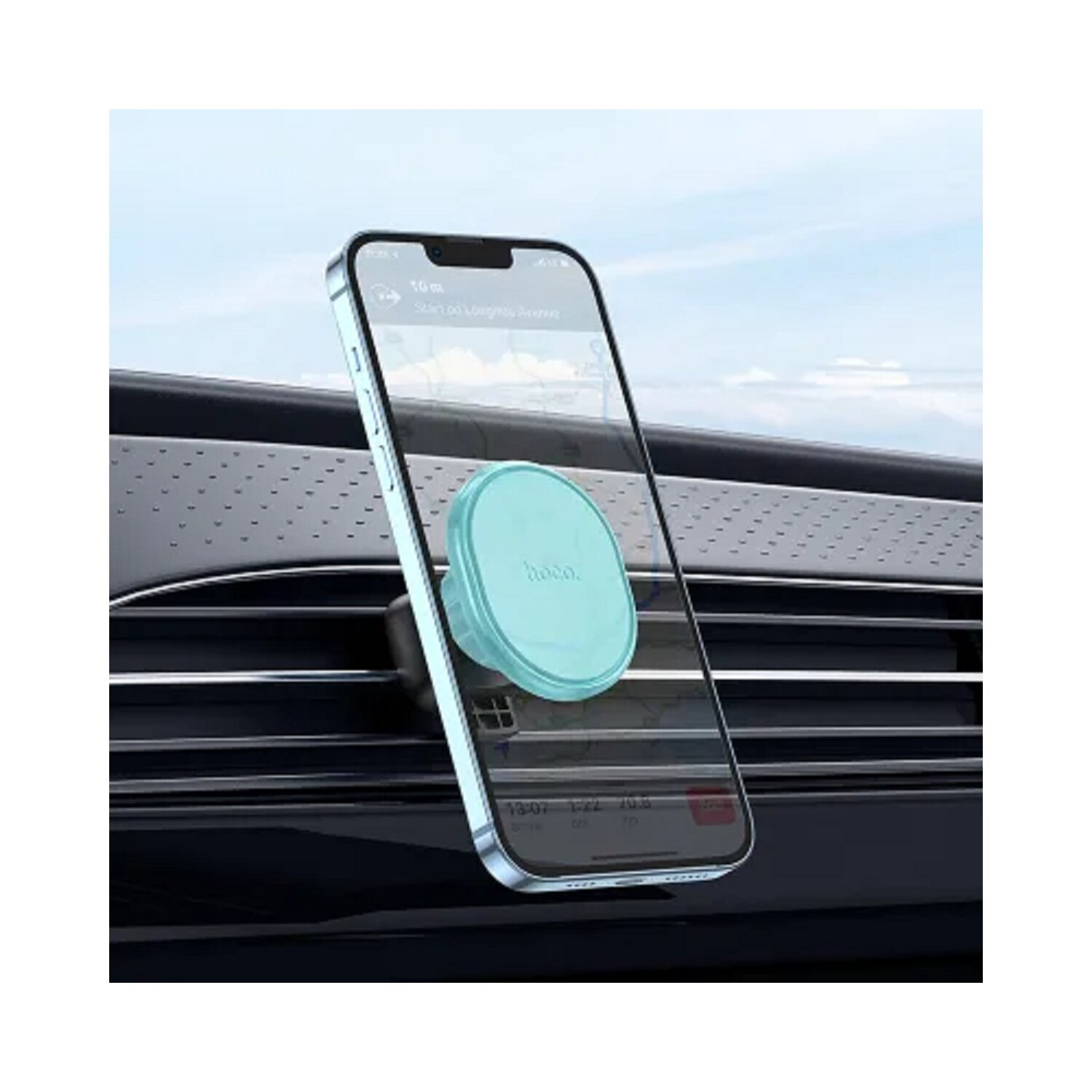 Ein Telefon, das mit einer Halterung an einer Autolüftung befestigt ist und eine App anzeigt.
