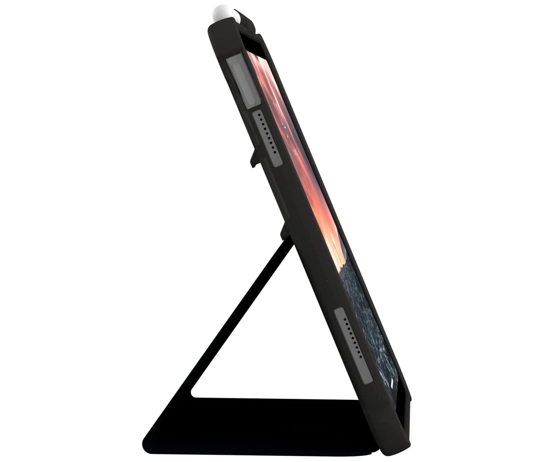 Czarny tablet w czarnym etui jest podparty na stole.