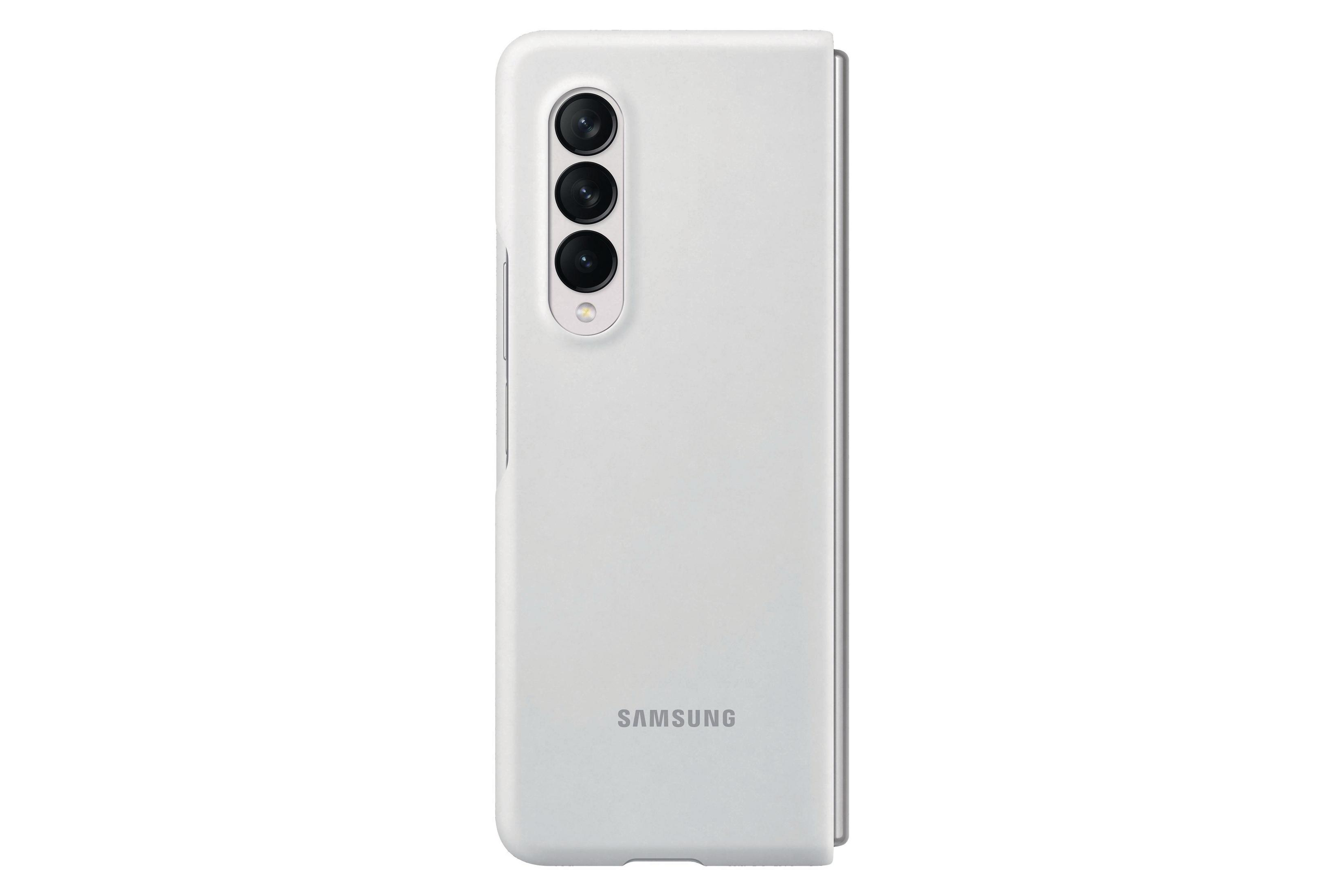 Un telefono bianco piegato. Ha tre fotocamere. Il logo Samsung è visibile. Lo sfondo è bianco.