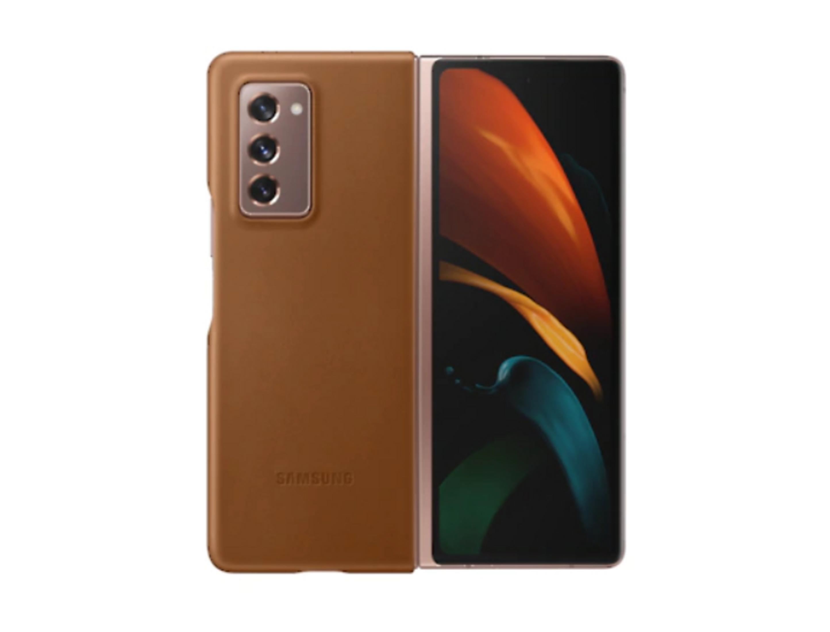 Coque de téléphone marron avec téléphone partiellement visible, ouverte sur blanc.