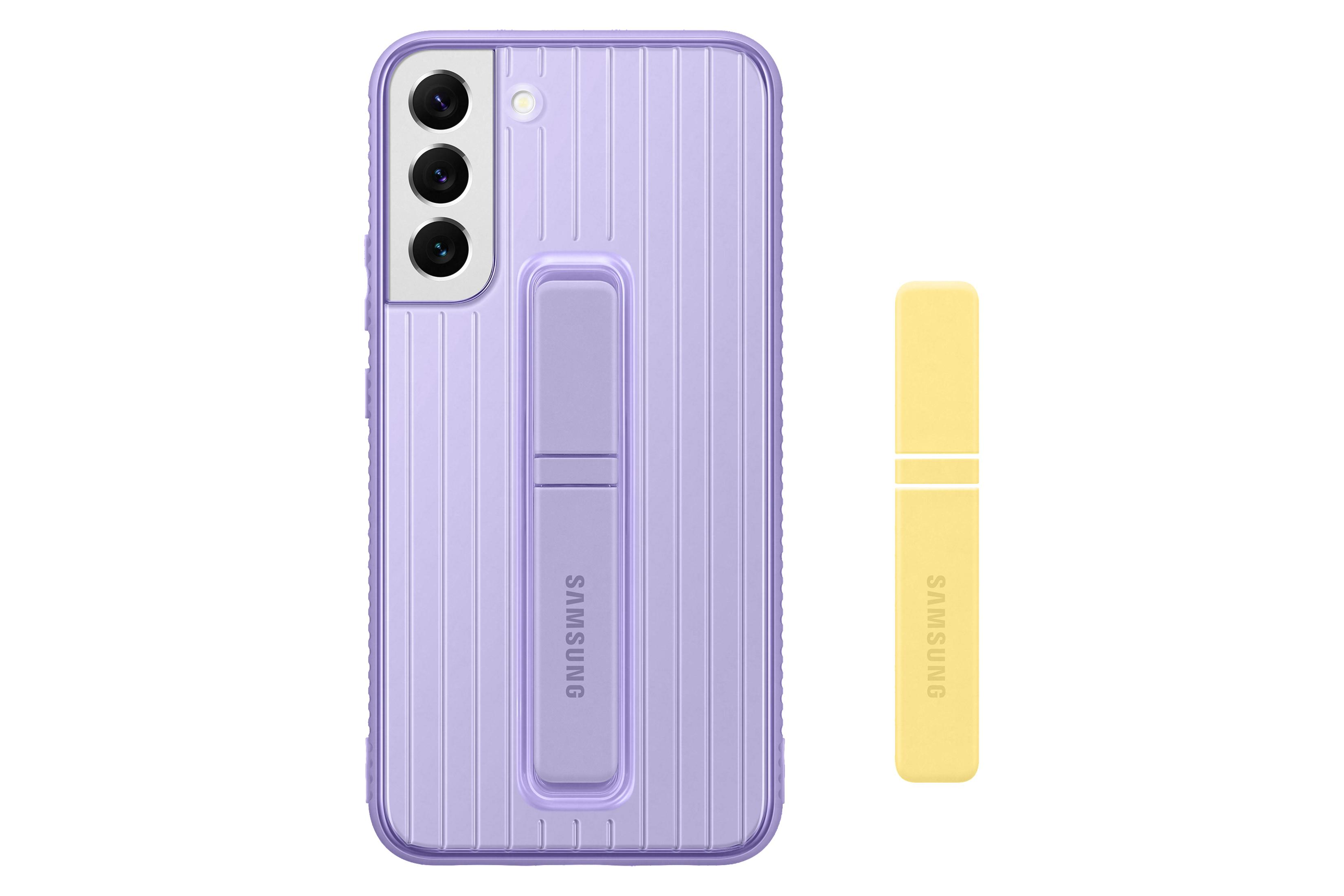 Custodia viola per telefono con supporto e stilo giallo. Il telefono ha una tripla fotocamera. Sfondo bianco.
