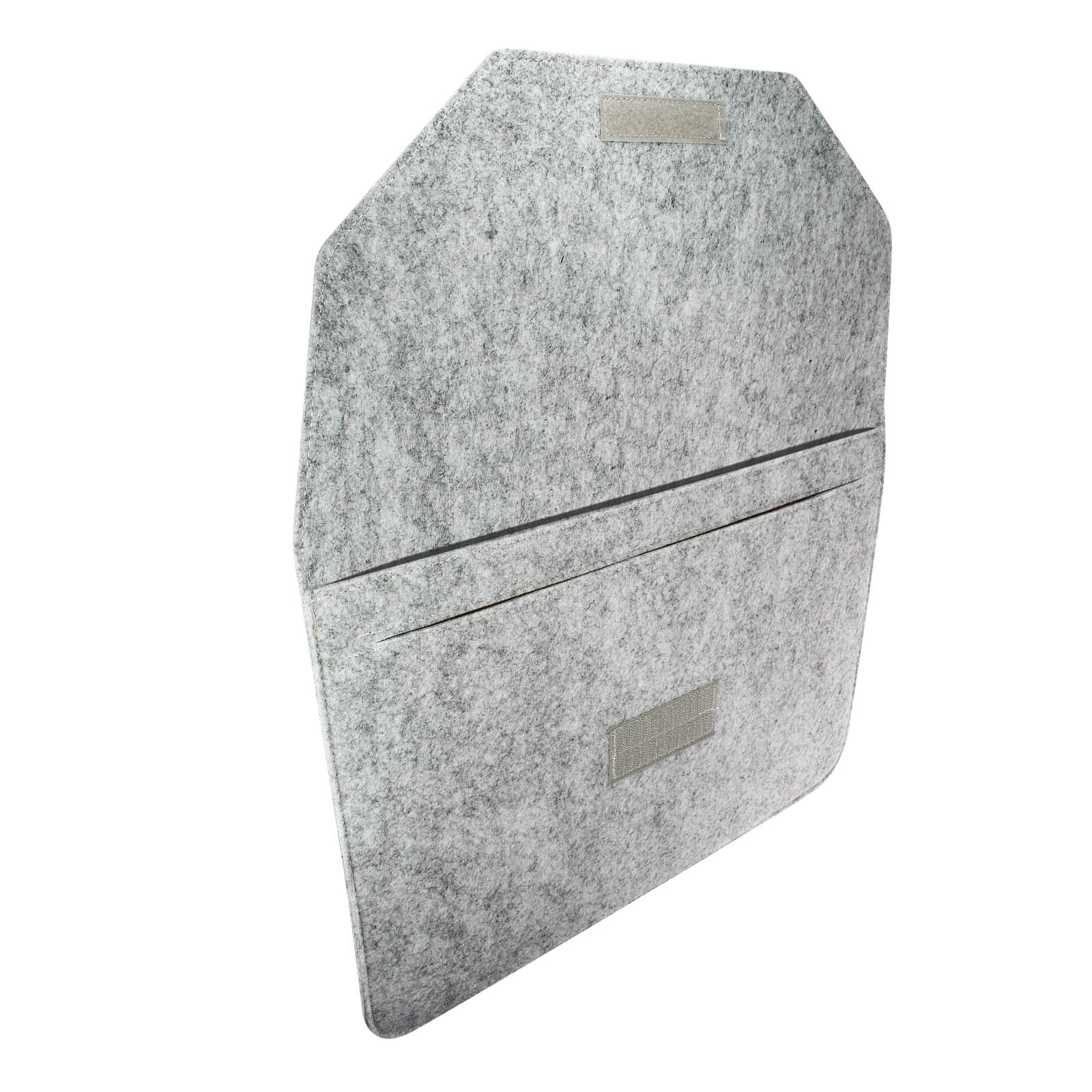Custodia in feltro grigio, aperta con due tasche. Sfondo bianco.