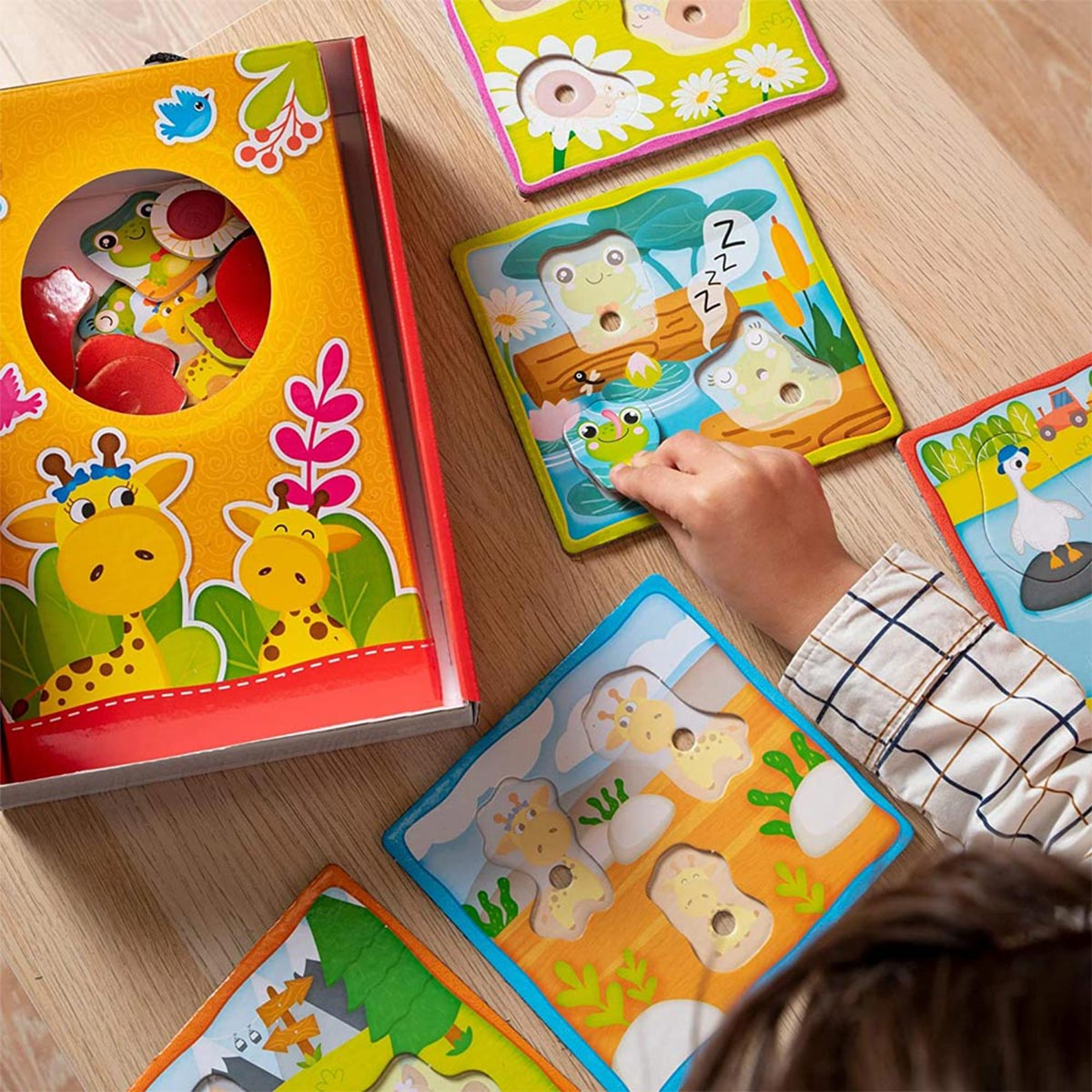 Baby Spielebox Tierfamilien, Montessori NOON Lernspiel, von Lisciani mehrfarbig
