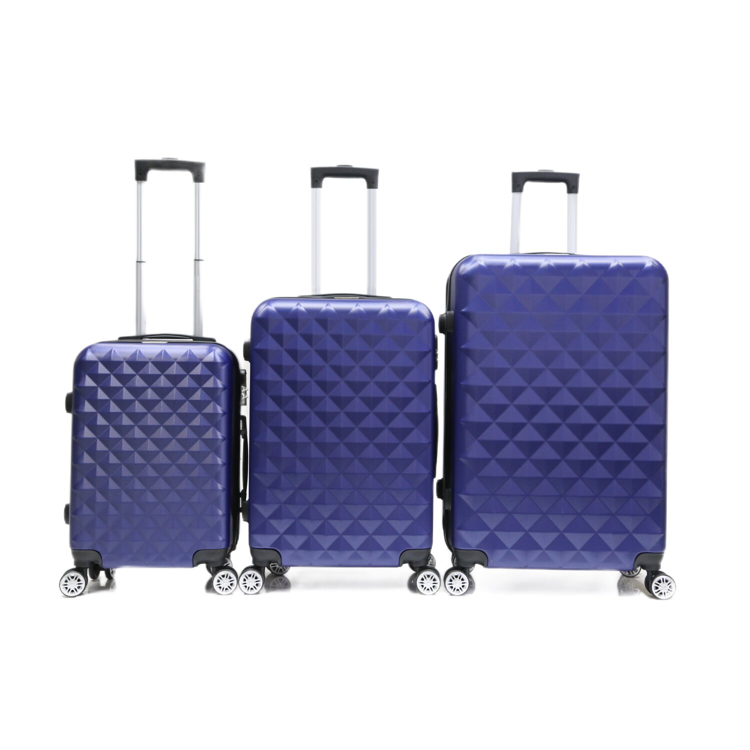 Set aus drei blauen Koffern auf weißem Hintergrund, unterschiedliche Größen.