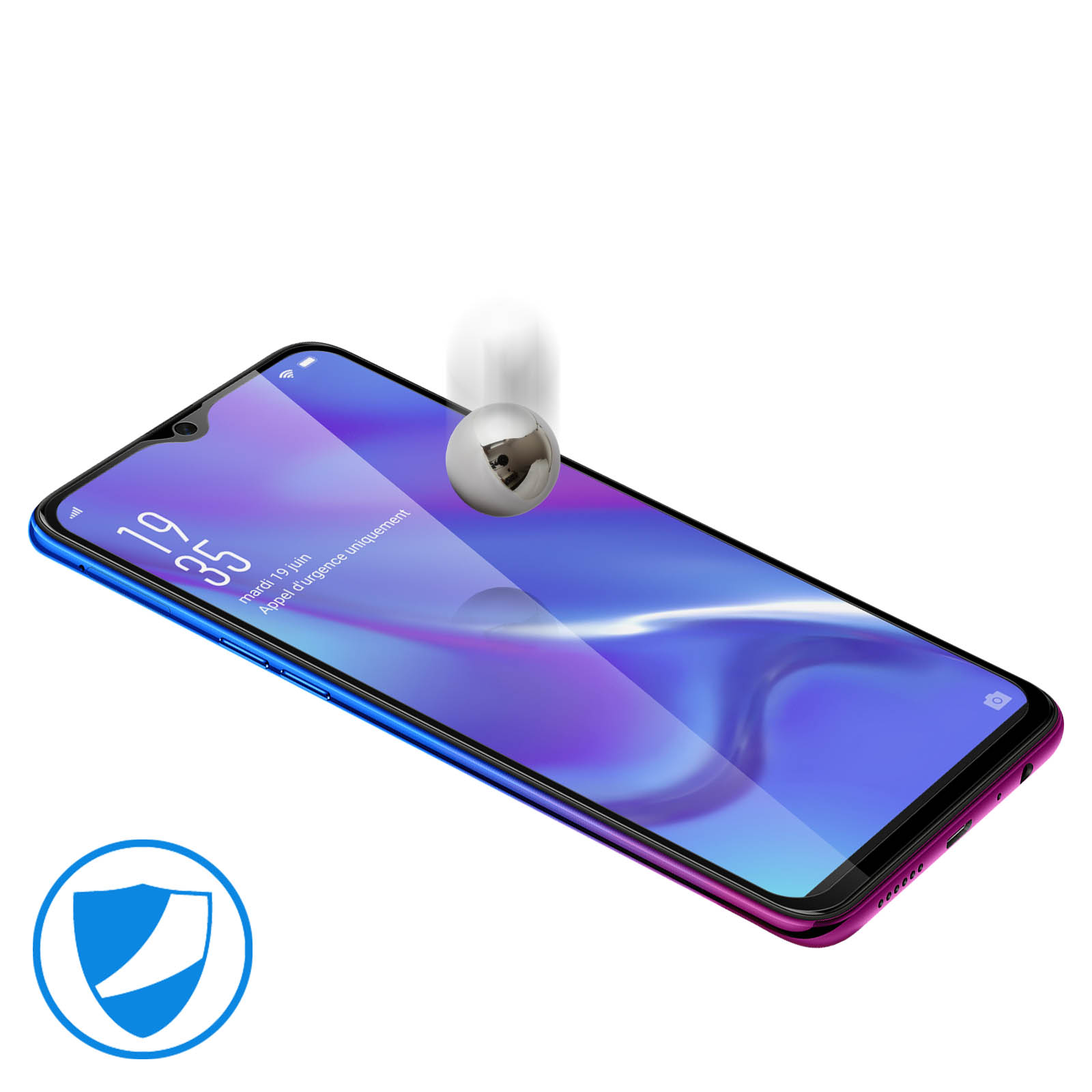 Uno smartphone con una protezione schermo in vetro con una sfera riflettente. Sfondo bianco.