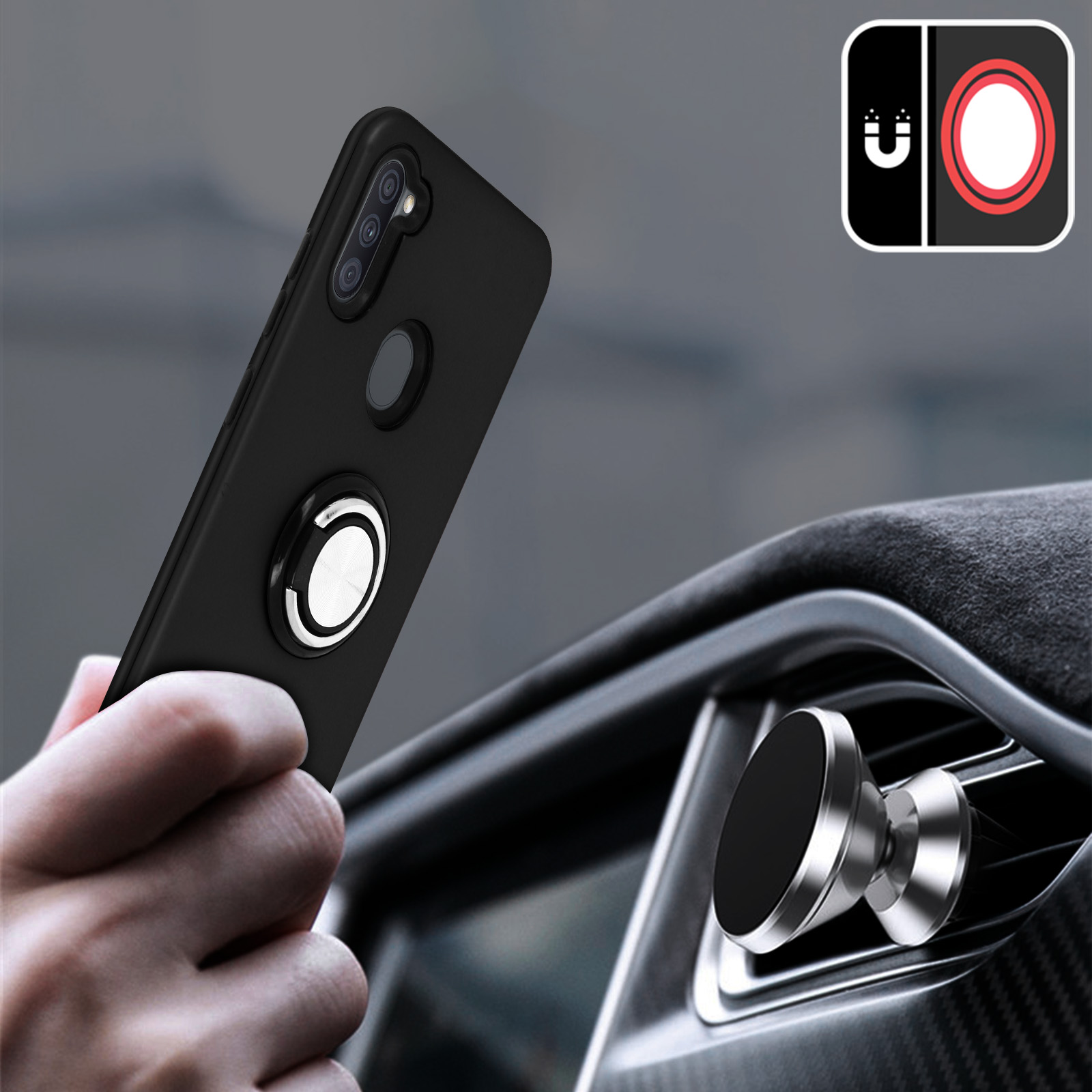 Eine Hand, die ein schwarzes Telefon mit Hülle und eine magnetische Autohalterung hält. Die Halterung ist befestigt.