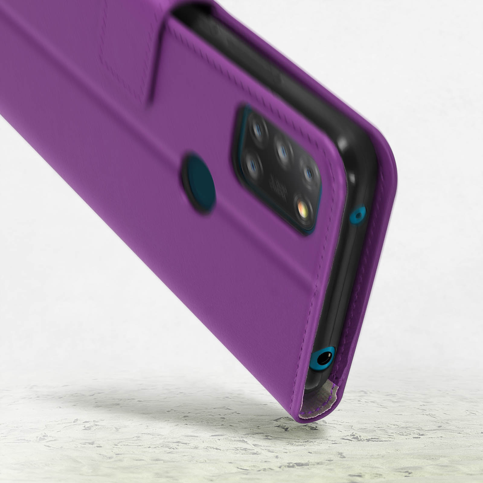 Una custodia per telefono viola con un telefono nero all'interno, appoggiata ad angolo su una superficie.