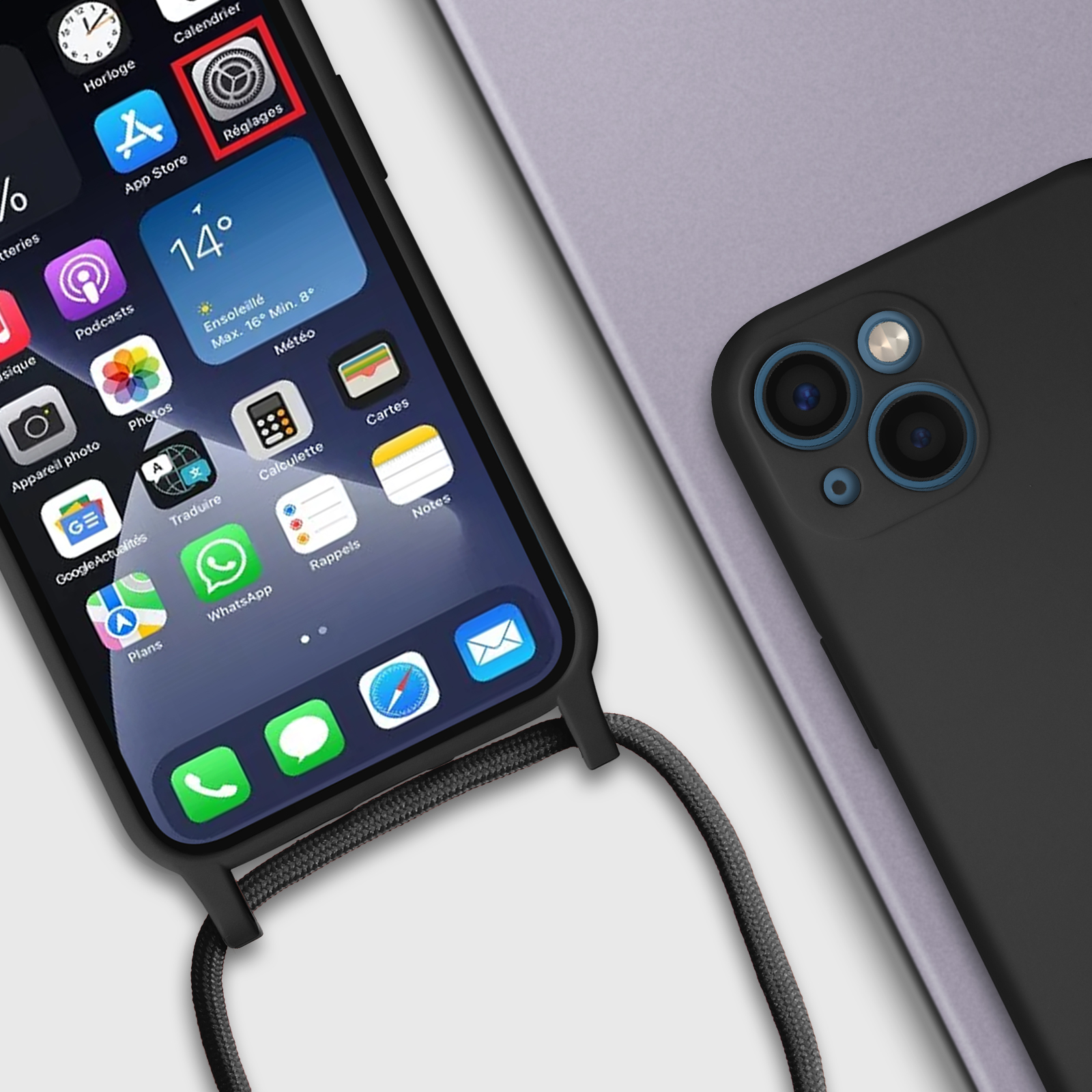 Primo piano di un telefono che mostra le icone delle app. Il telefono è nero con un cordino. Custodia nera accanto.