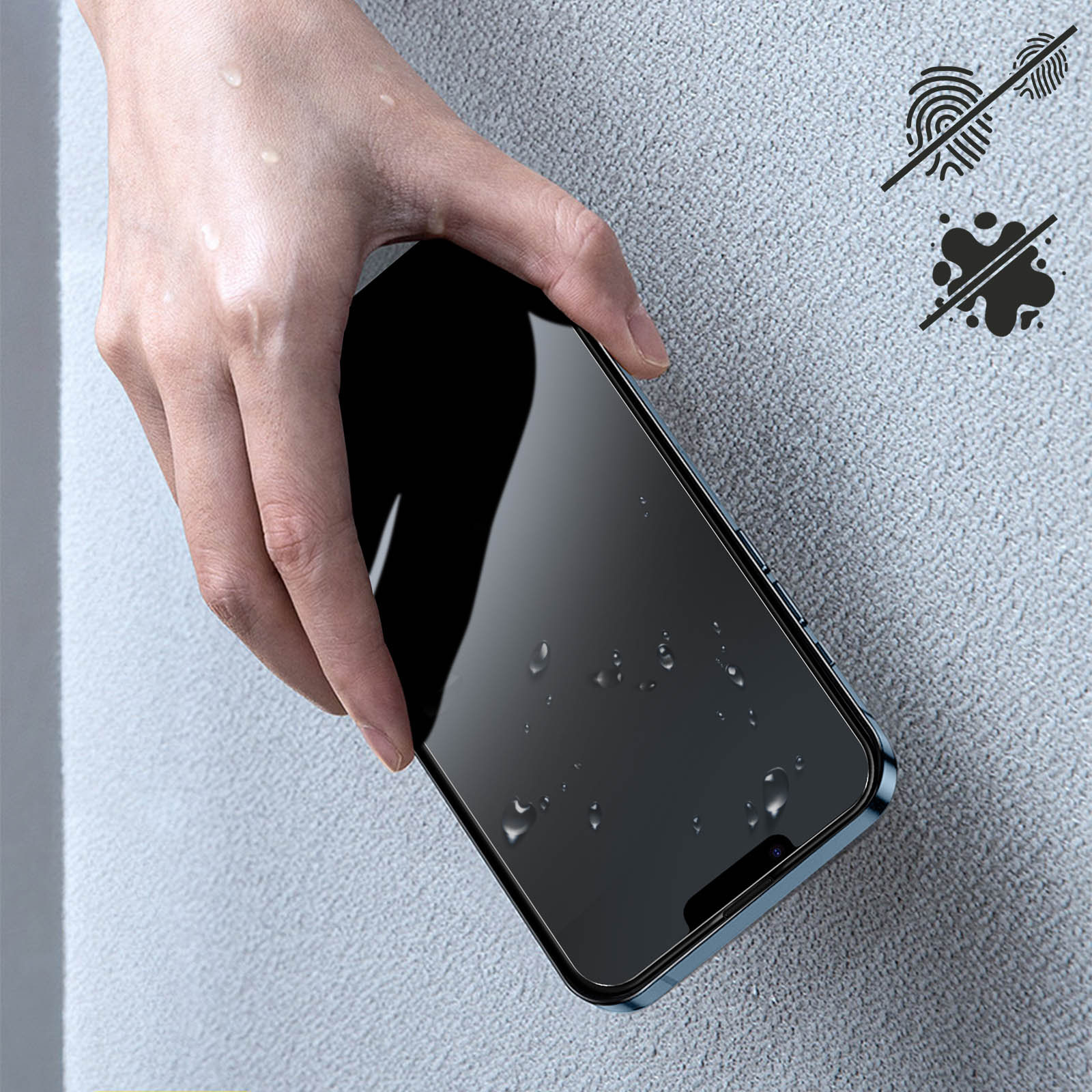 Un téléphone avec un protecteur d'écran. L'écran est noir.