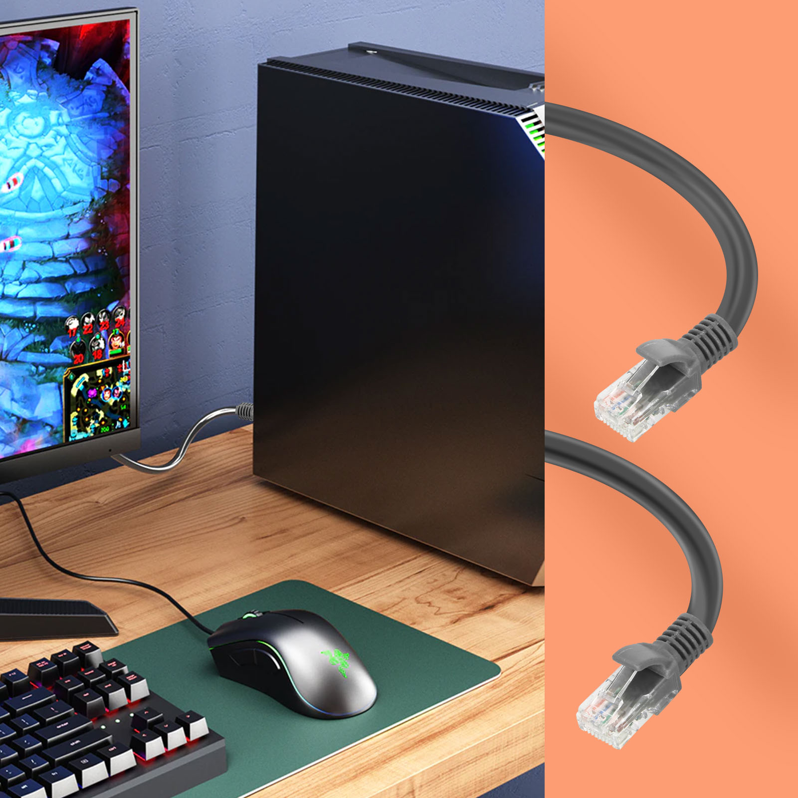 Ein Computer-Setup mit einem Monitor, der ein Spiel zeigt. Eine schwarze Maus und Tastatur stehen auf einem Holztisch.
