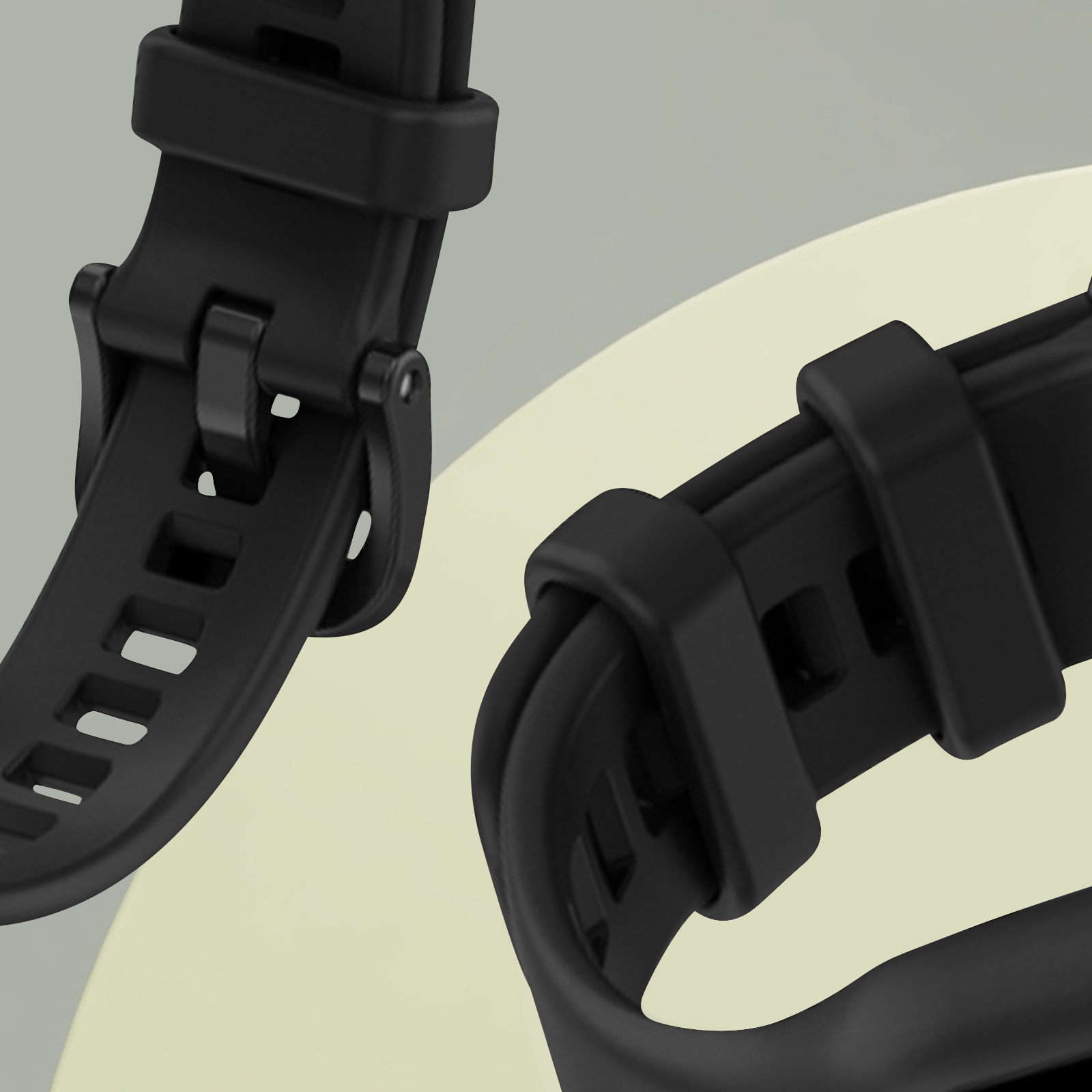 Primer plano de los accesorios de la correa de reloj negra. Los accesorios están conectados al reloj.
