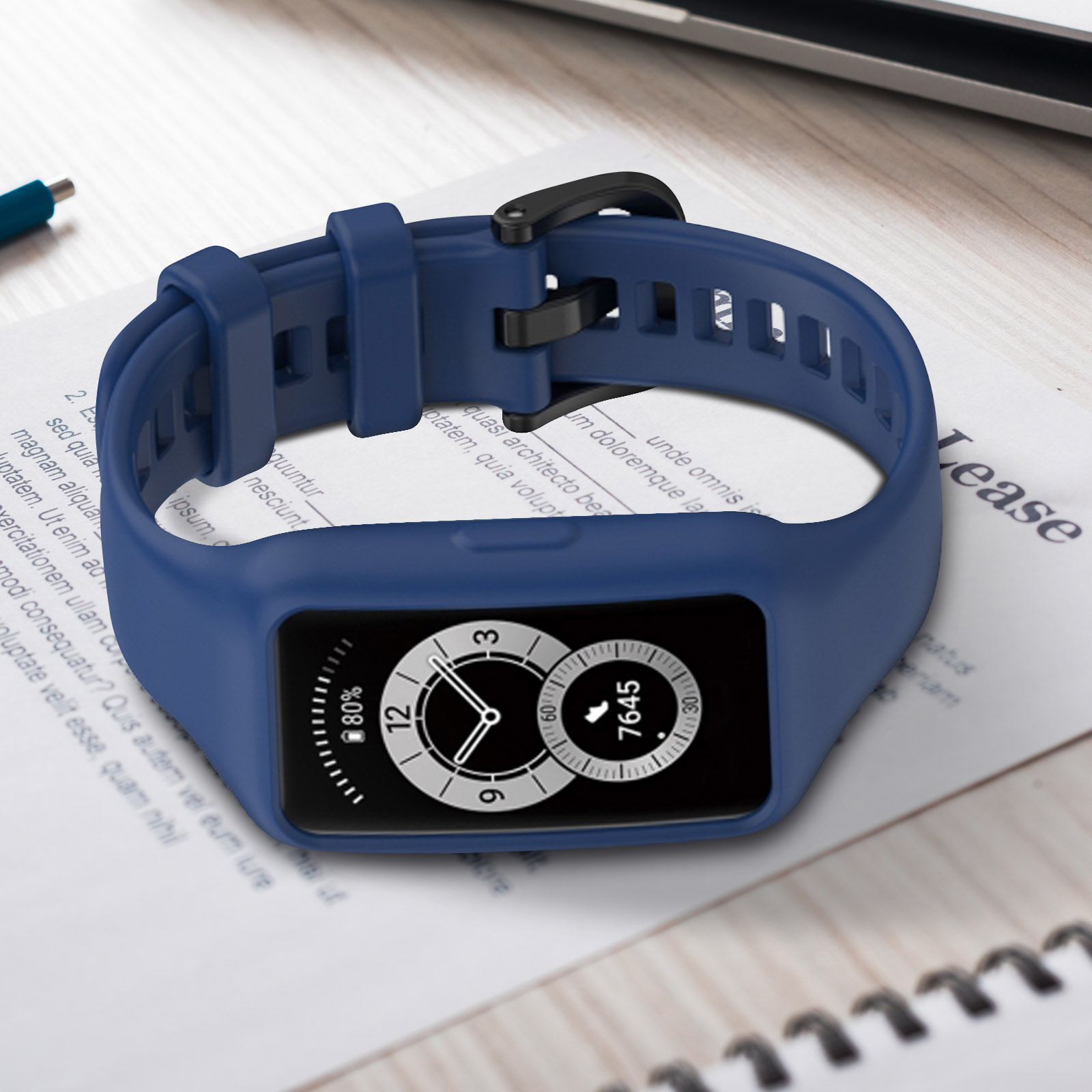 Un smartwatch azul con fondo blanco. La pantalla muestra información.