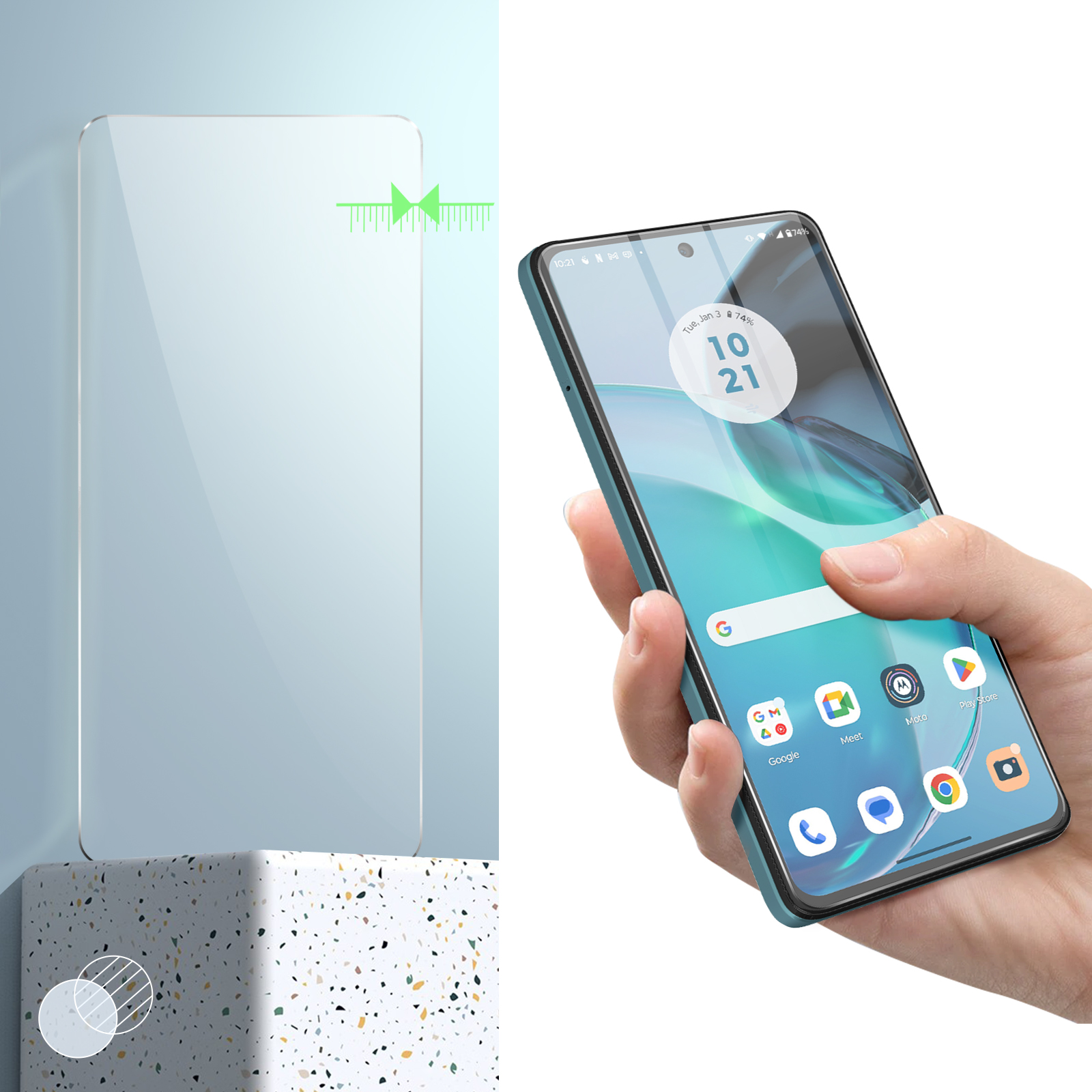Un telefono in mano a una persona e una protezione schermo in vetro. Il telefono ha un display della data.