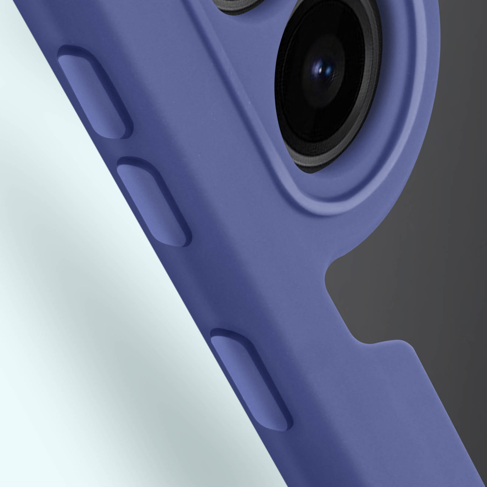 Gros plan sur un étui de téléphone violet avec caméra et boutons visibles.