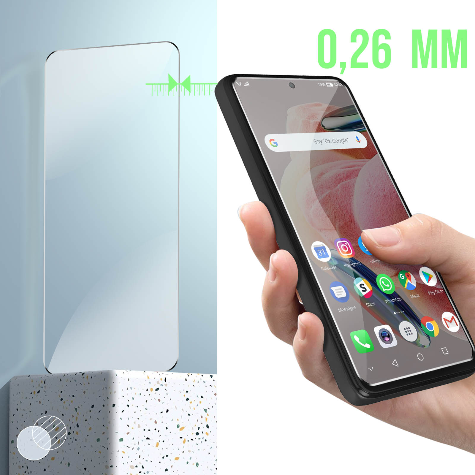 Un telefono tenuto in mano che mostra uno schermo, con un proteggi schermo e un indicatore di dimensione.