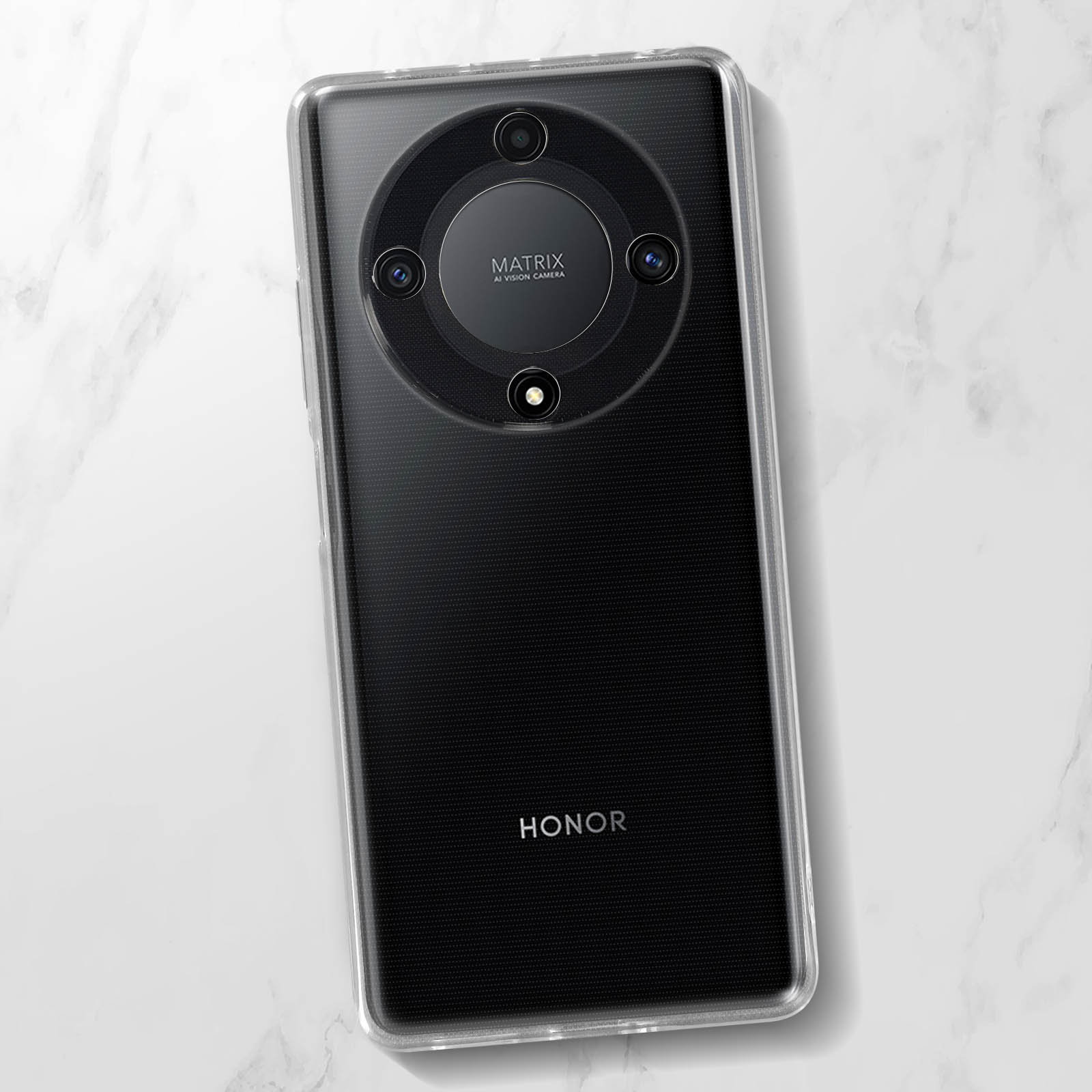 Ein Telefon mit einer transparenten Hülle auf einer Marmoroberfläche. Die Hülle hat mehrere Kameras.