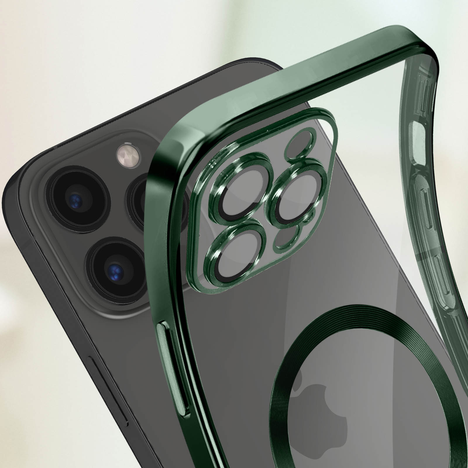 Una custodia per telefono con cornice verde. Il retro è trasparente. Le lenti della fotocamera sono visibili.