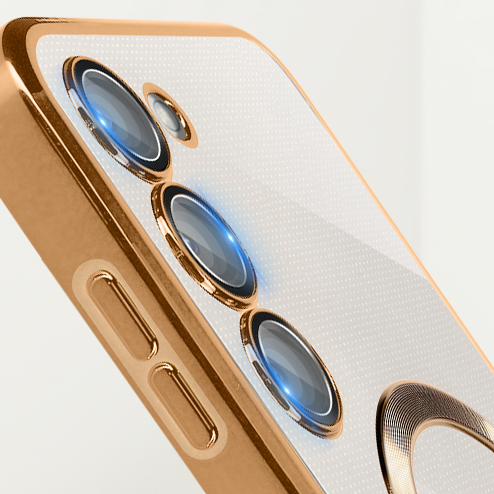 Custodia per telefono color oro con protezione per lenti della fotocamera. La custodia copre le fotocamere del telefono.