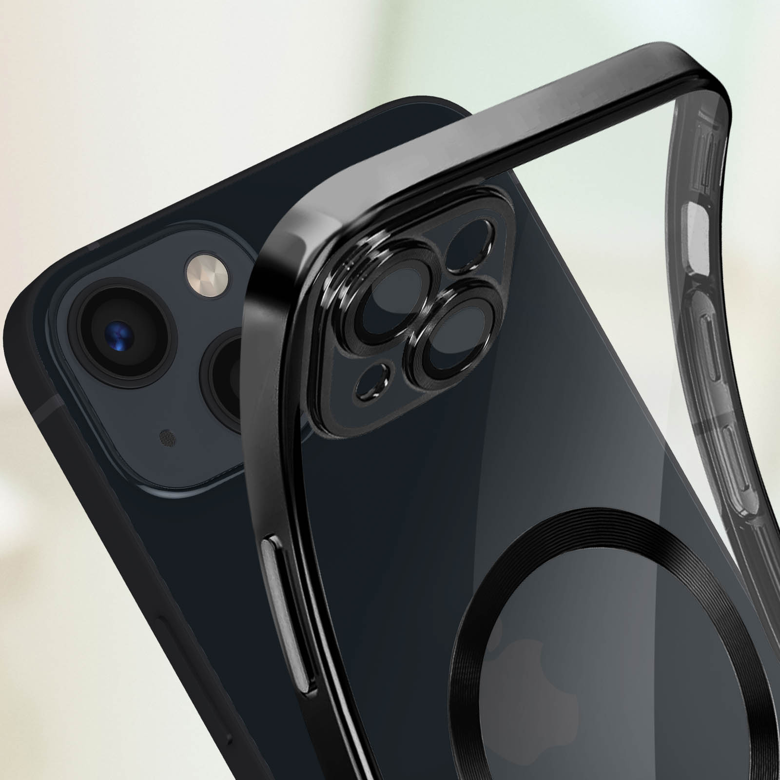Custodia nera per iPhone con retro trasparente. Obiettivi della fotocamera neri visibili. Lati protettivi trasparenti.