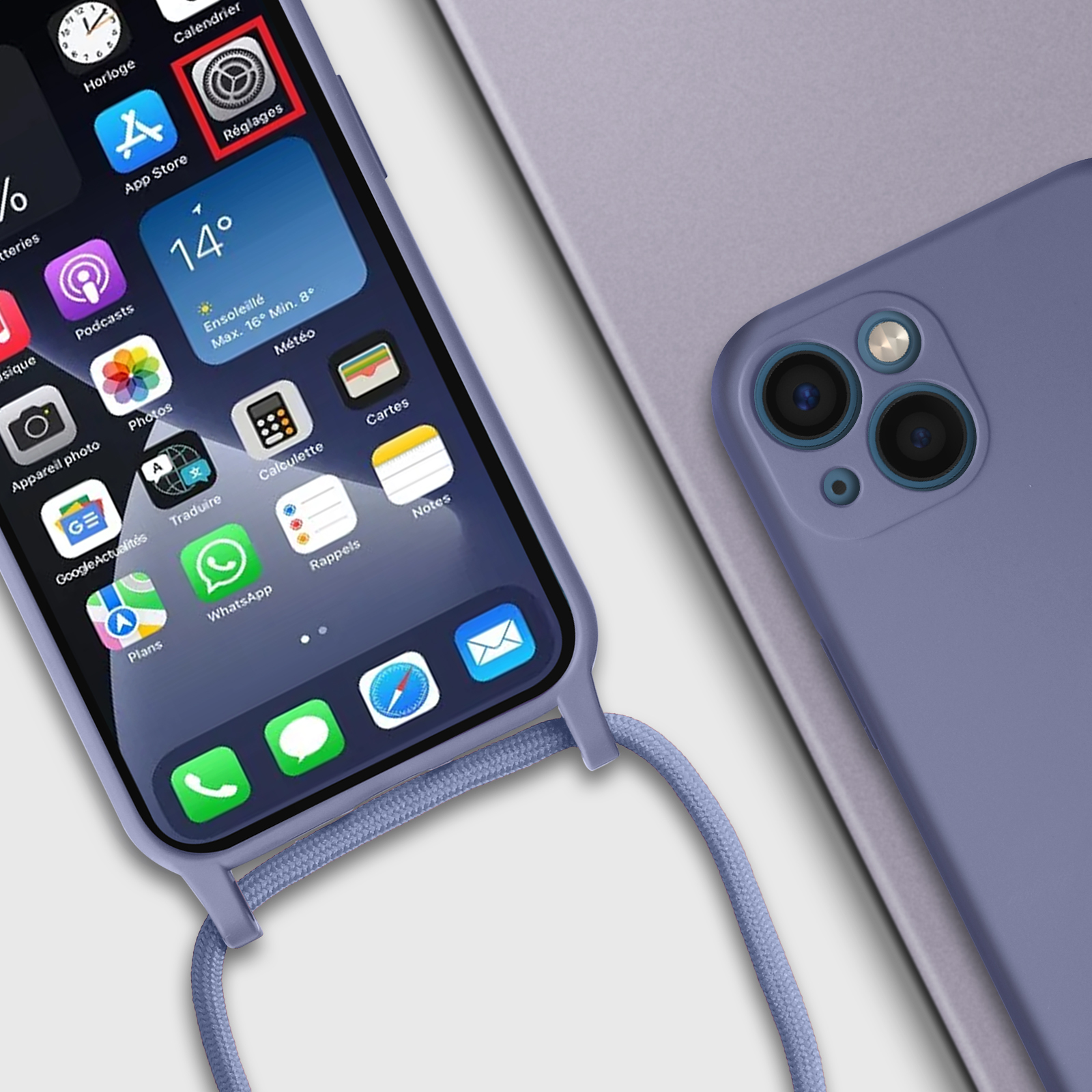 Telefono con icone app e custodia blu con cordino. Sfondo viola.