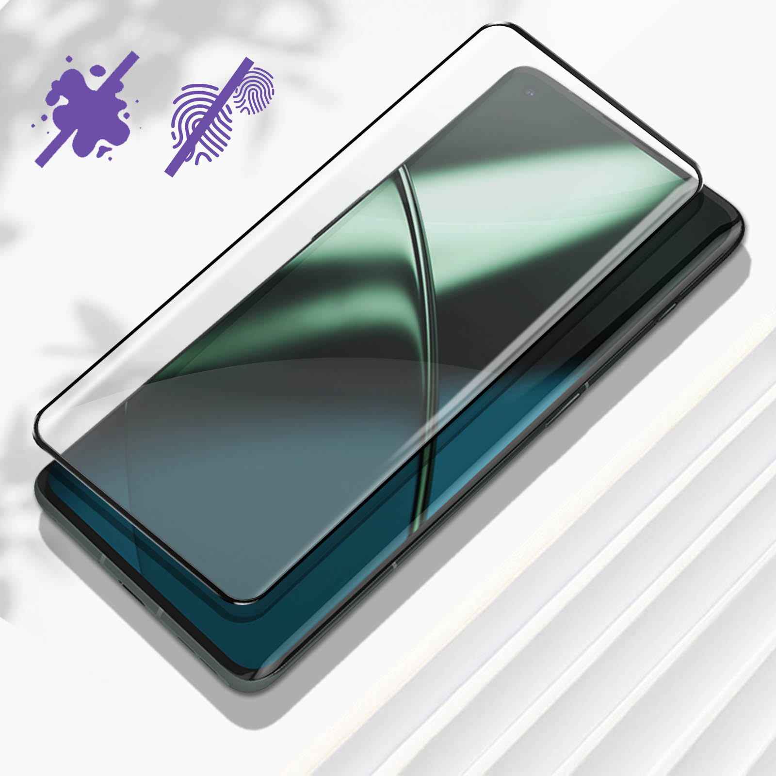Telefoon met screenprotector aangebracht, met vingerafdruk- en vlekpictogrammen in de linkerbovenhoek.