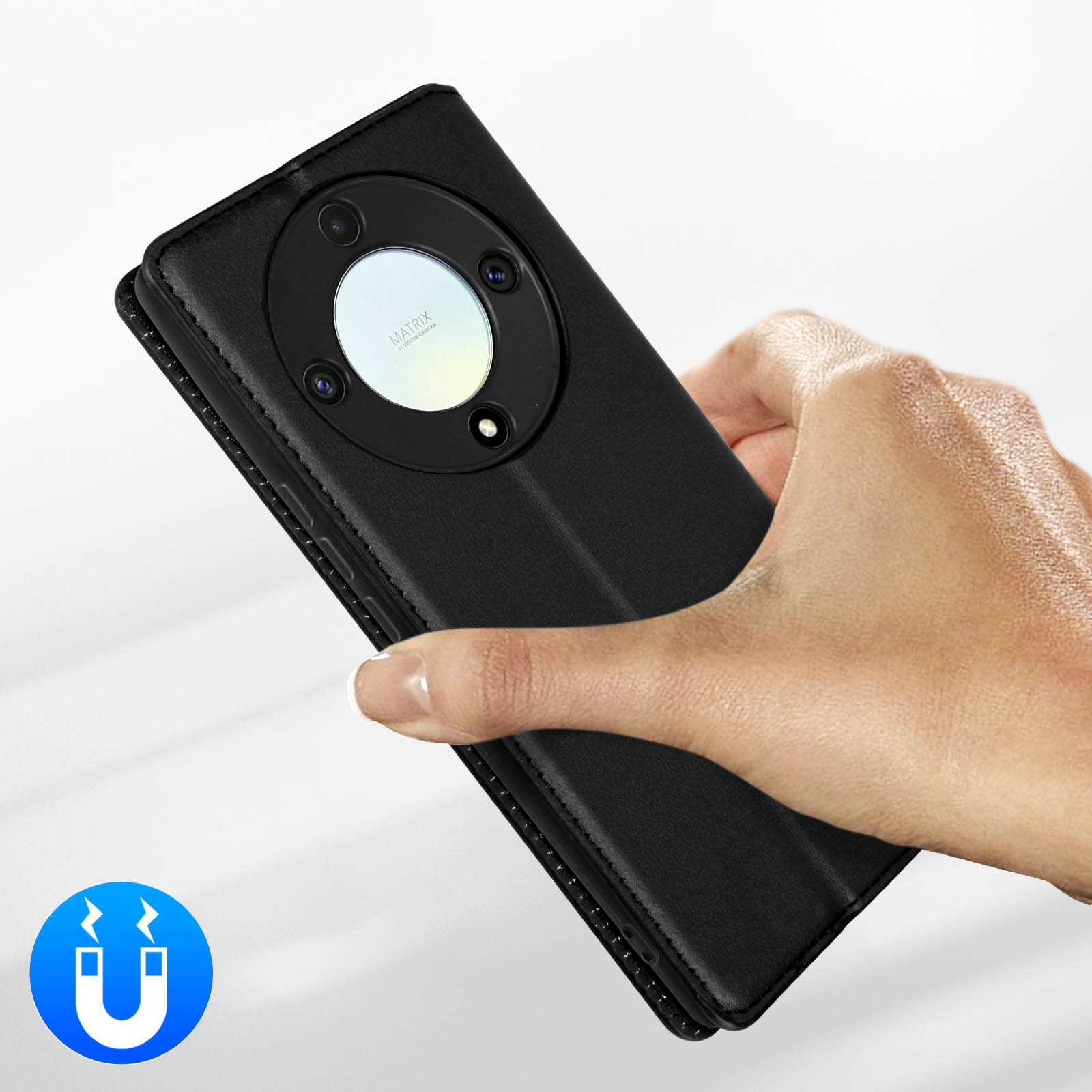 Mano che tiene una custodia nera per telefono. Segno magnetico in basso. Custodia nera.
