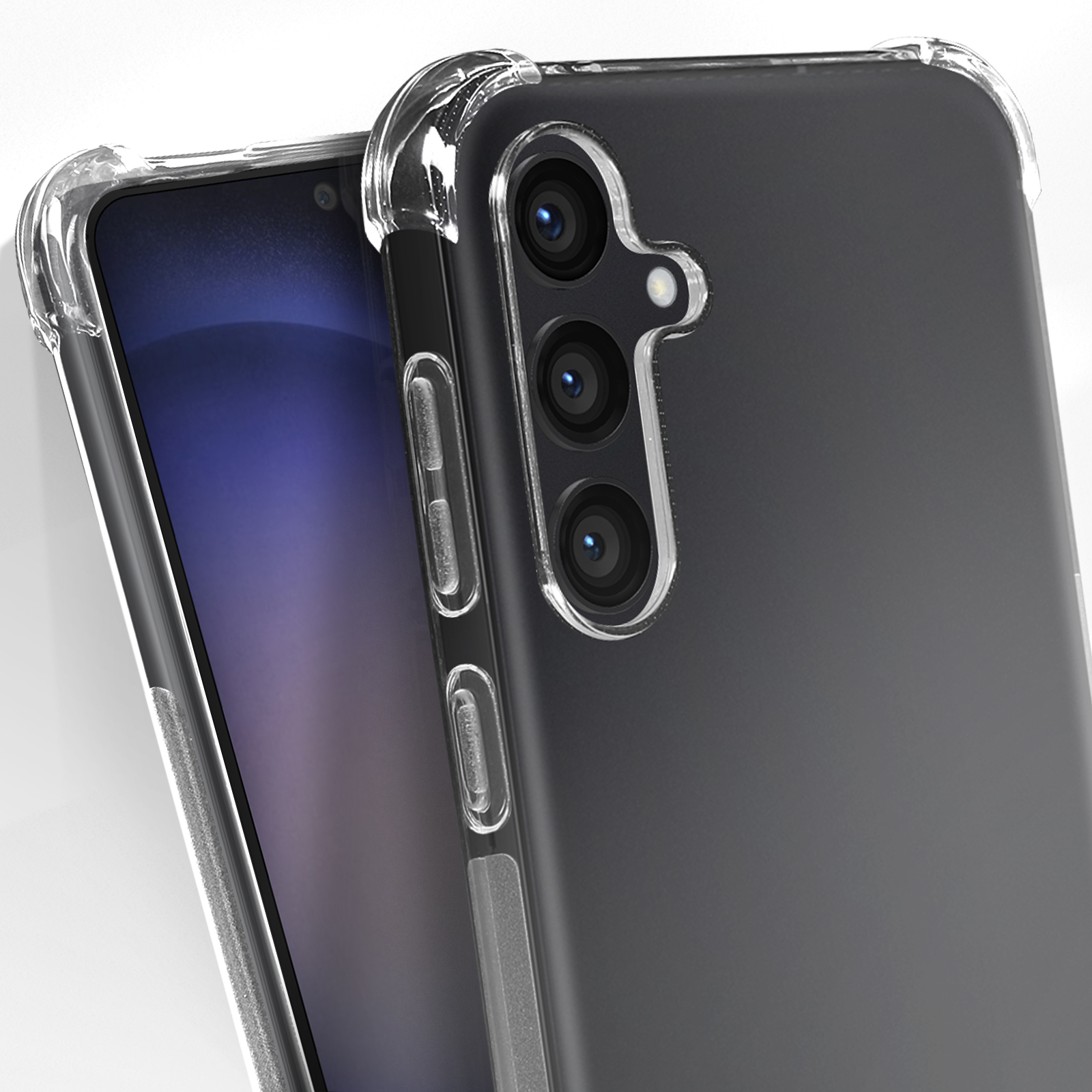 Un telefono in una custodia trasparente. Il telefono ha tre fotocamere. Lo sfondo è sfocato.