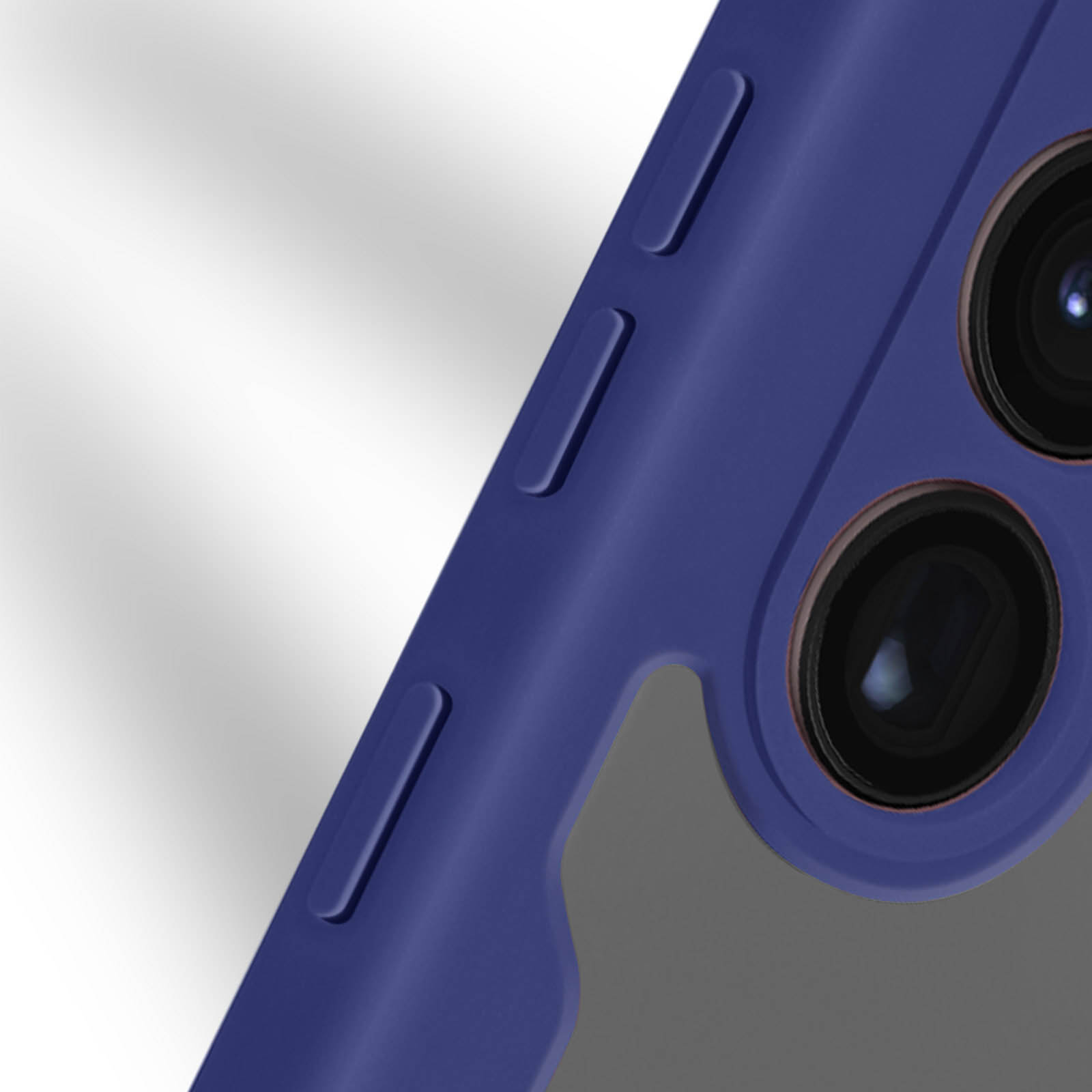 Gros plan d'une coque de téléphone bleue avec boutons et découpes de caméra sur le côté.