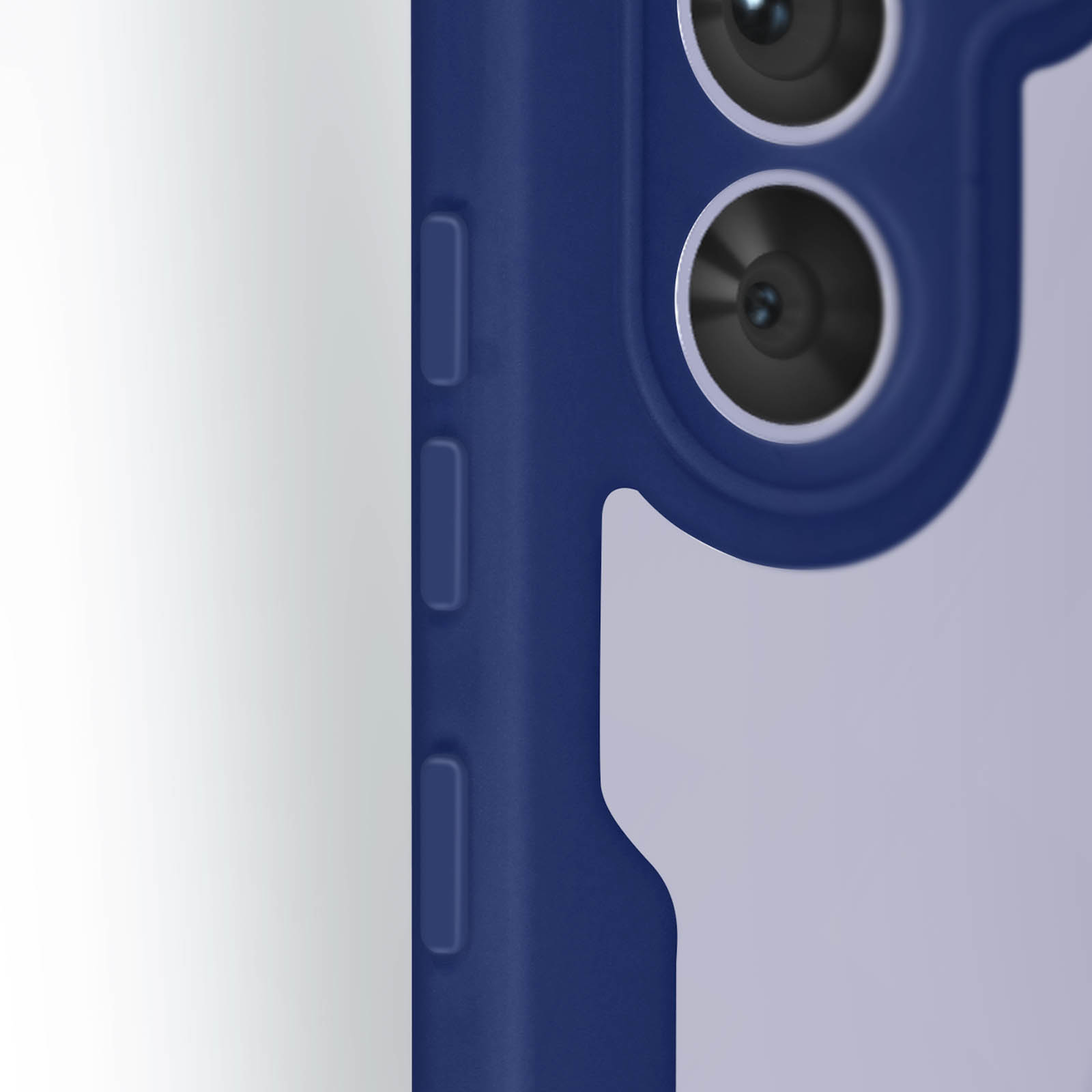 Gros plan sur le côté d'un téléphone, coque bleue, montrant les boutons et l'appareil photo.