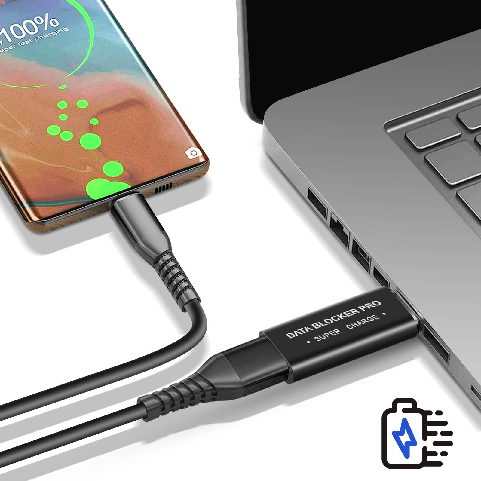 Telefon wird mit schwarzem Kabel geladen. Ein Datenblocker ist am Kabel befestigt.