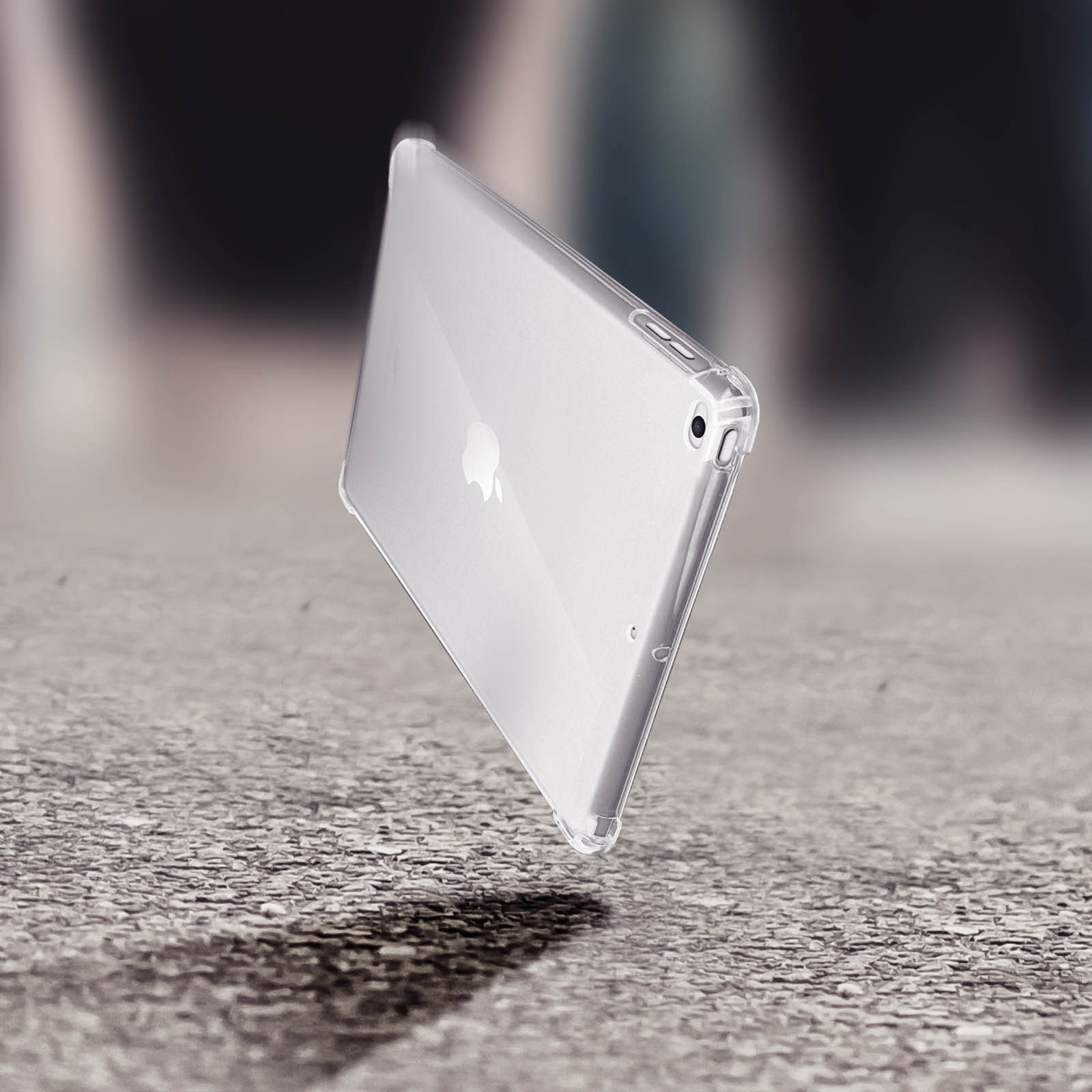 Transparente Schutzhülle um ein iPad, das in der Luft schwebt.