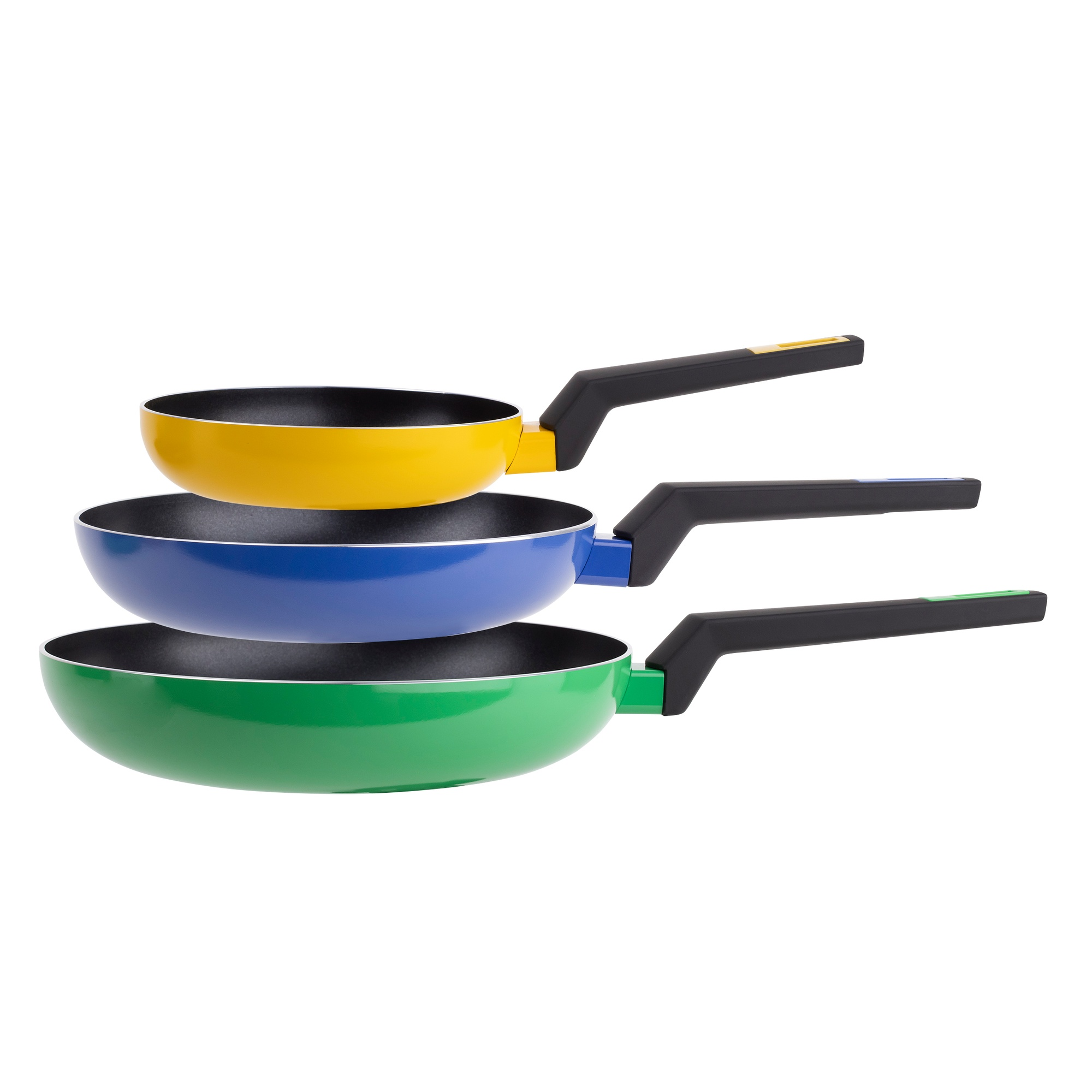 Tres sartenes de colores apiladas. Amarilla, azul y verde, con mangos negros.