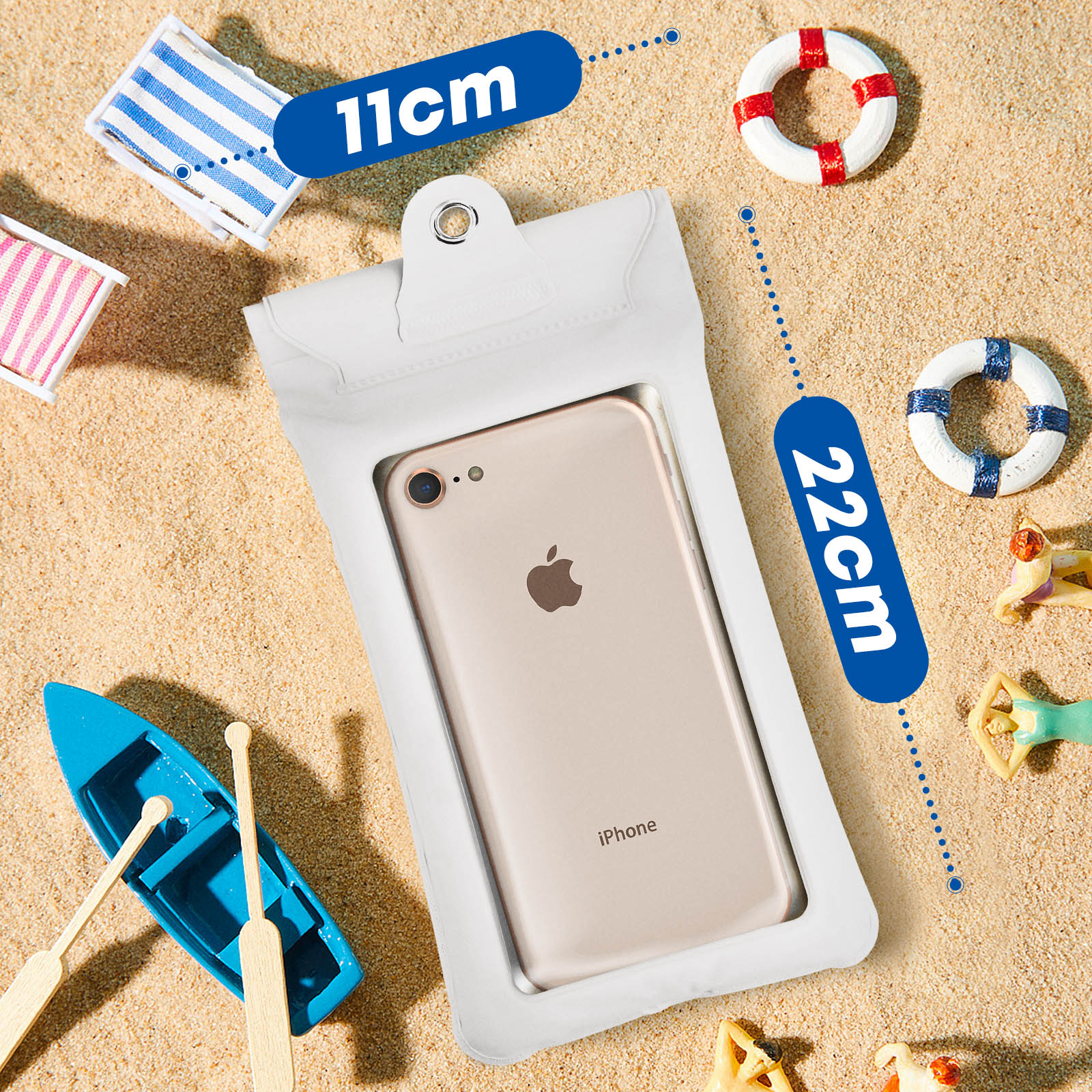 Wasserdichte Telefontasche mit Telefon darin, umgeben von Stranddekorationen.