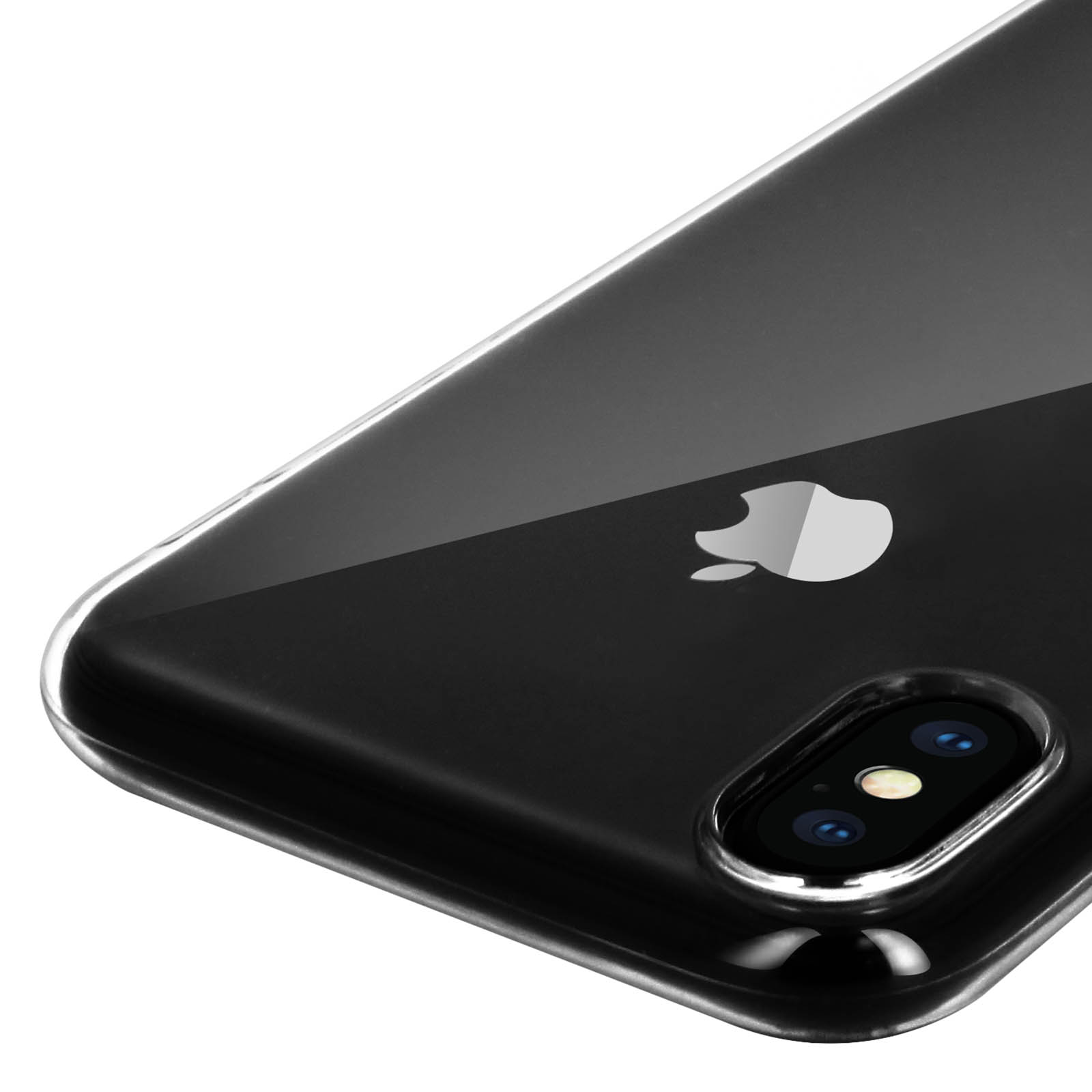 Primo piano del retro di un telefono con custodia trasparente. Logo Apple visibile. Obiettivo della fotocamera a fuoco.
