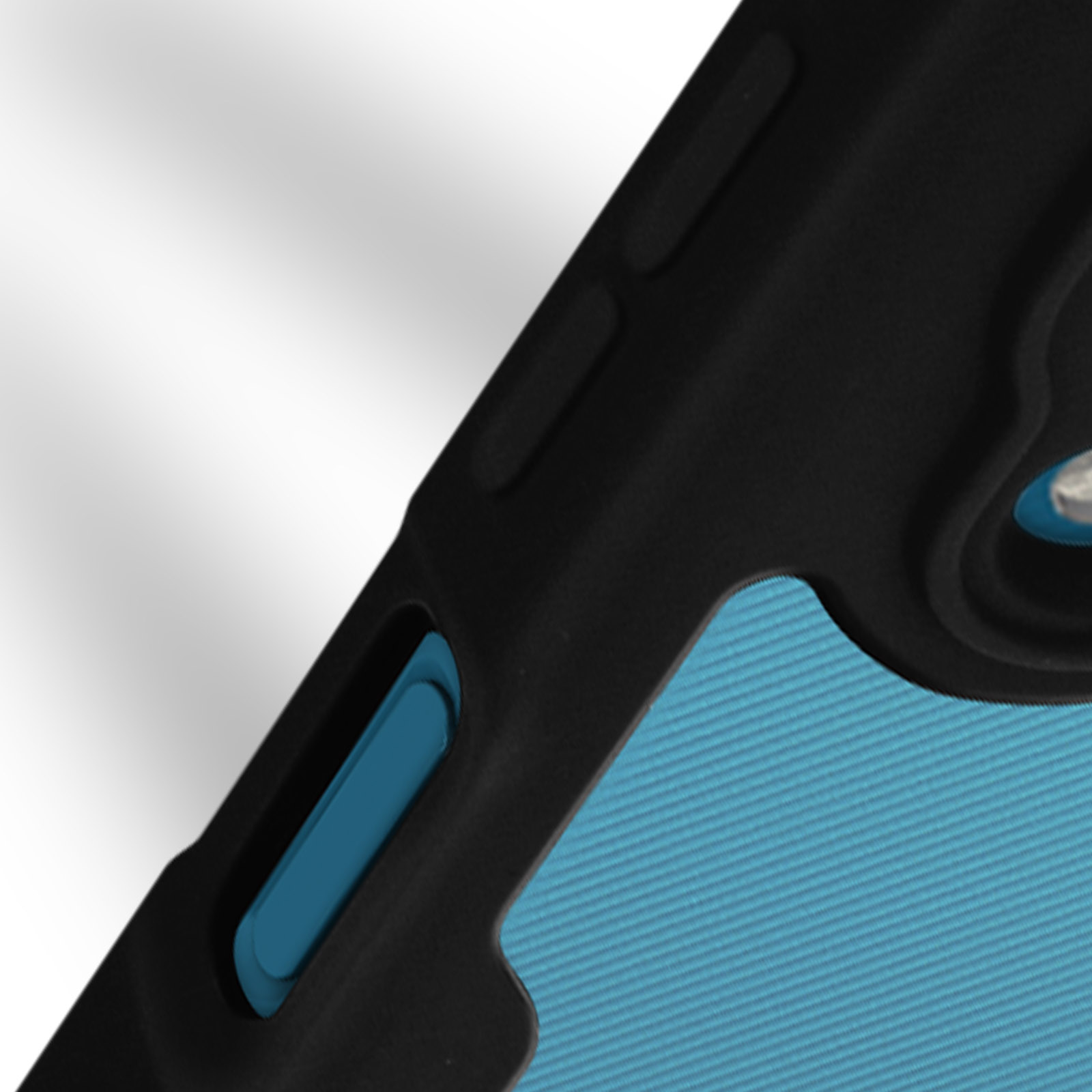 Close-up van een telefoonhoesje. De hoes is zwart en heeft een blauw accent.