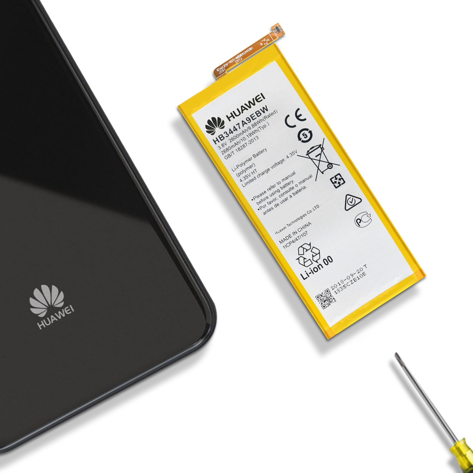 Batería amarilla de teléfono Huawei con texto y destornillador sobre una superficie blanca.