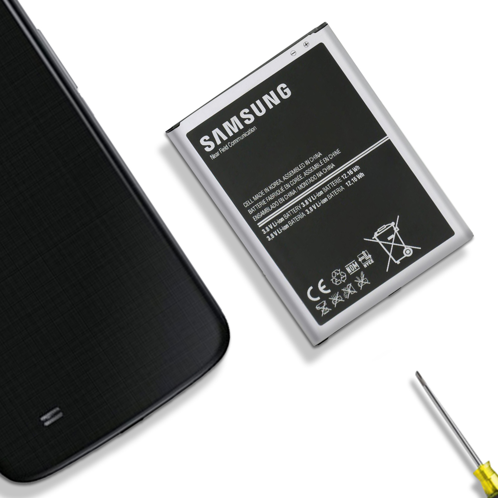 Batería del teléfono. Batería sobre fondo blanco. Logotipo de Samsung destacado.