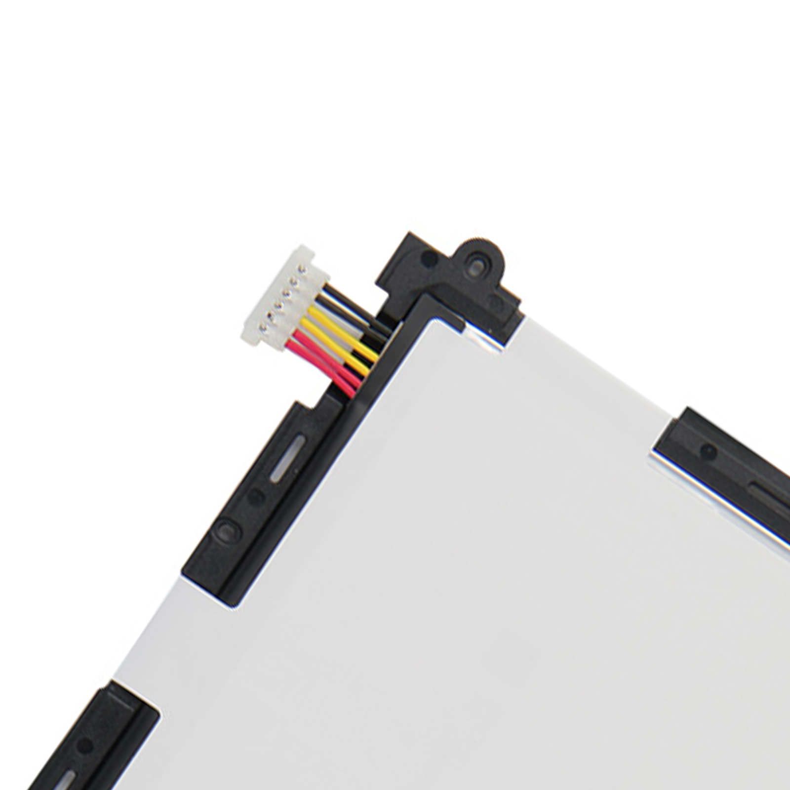 Primer plano de un componente de dispositivo blanco con cables conectados a un conector.
